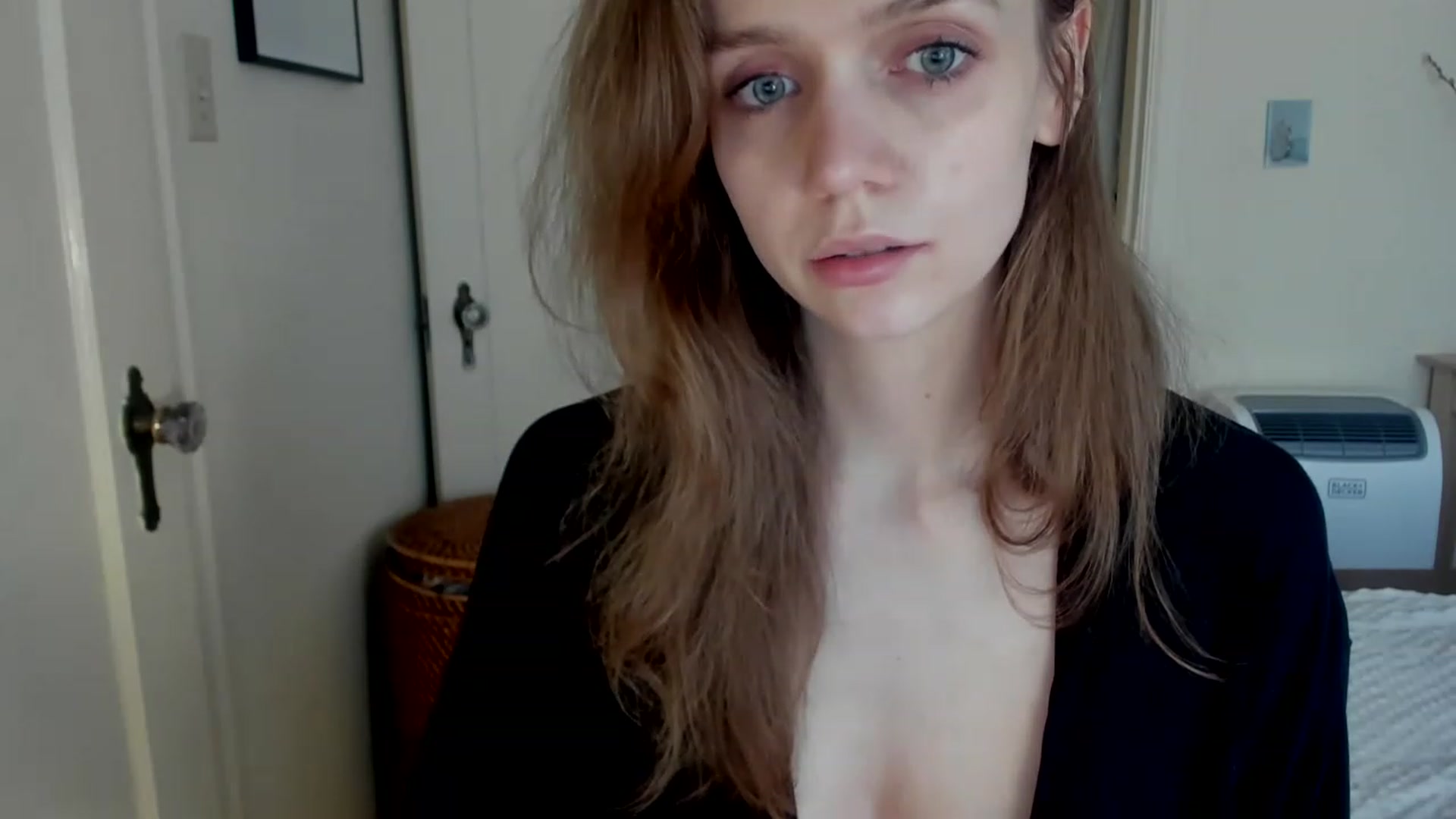 Gallery image thumbnail from muffinmoon's myfreecams stream on, 01/15/2023, 21:04 image 14 of 20