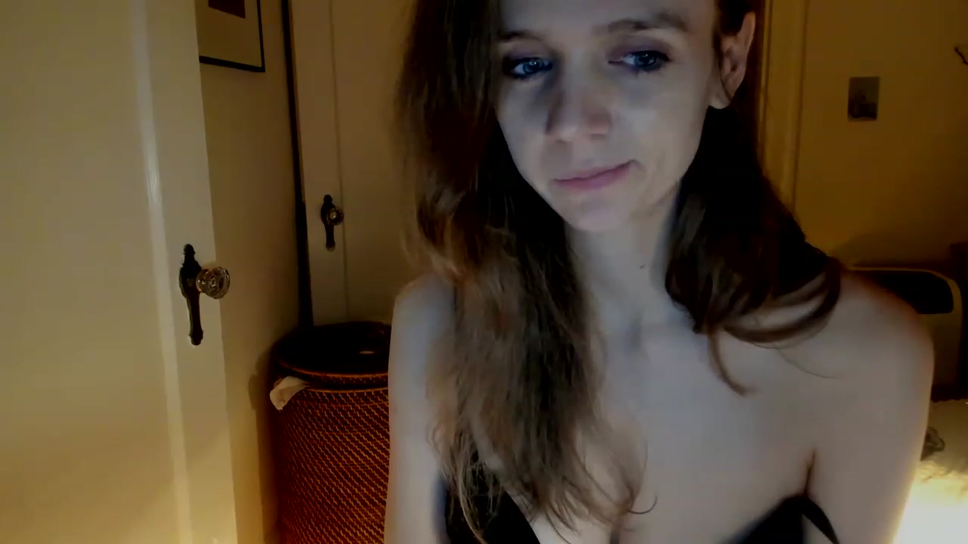 Gallery image thumbnail from muffinmoon's myfreecams stream on, 01/16/2023, 08:02 image 18 of 20