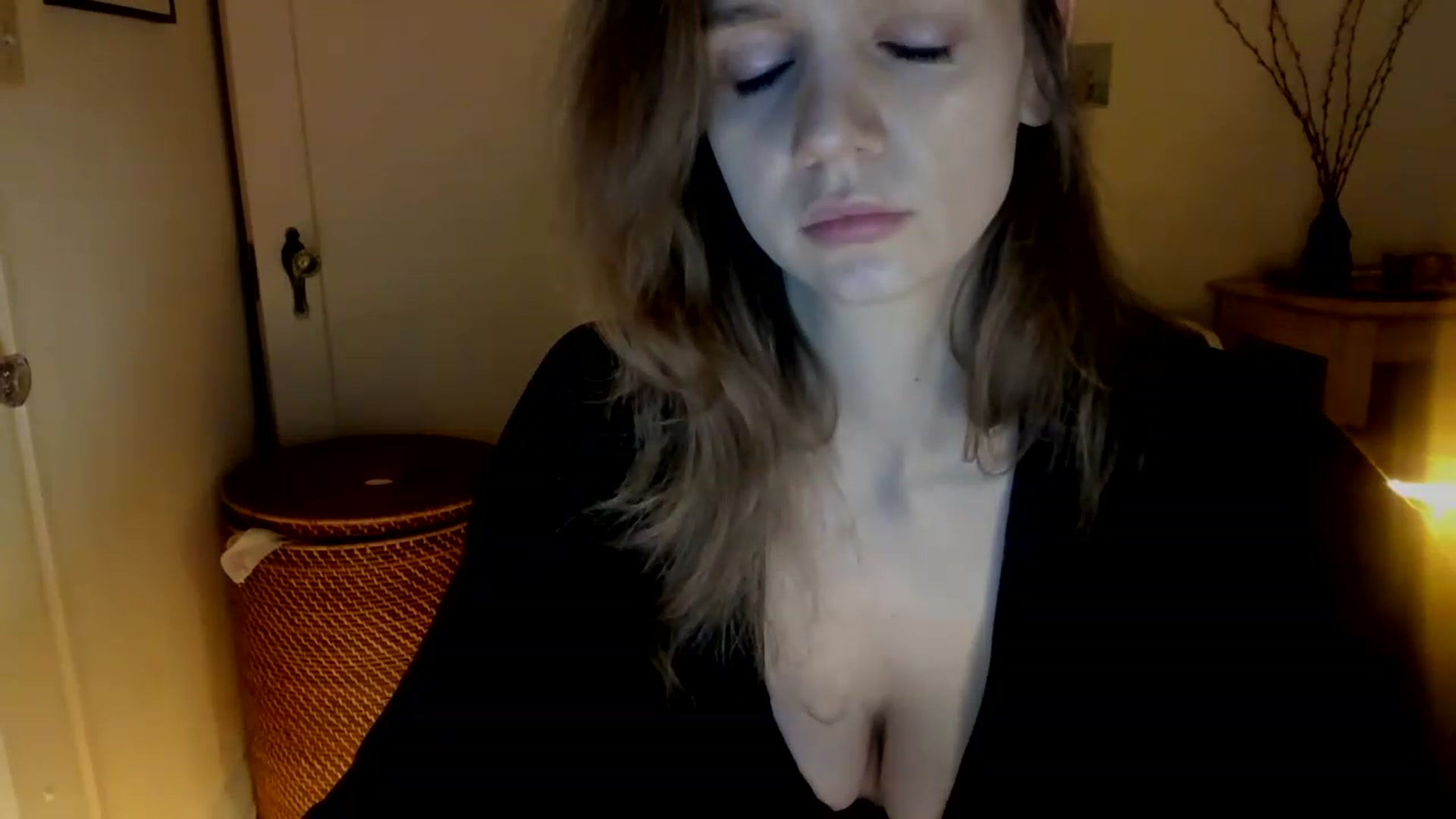 Gallery image thumbnail from muffinmoon's myfreecams stream on, 01/16/2023, 08:02 image 5 of 20