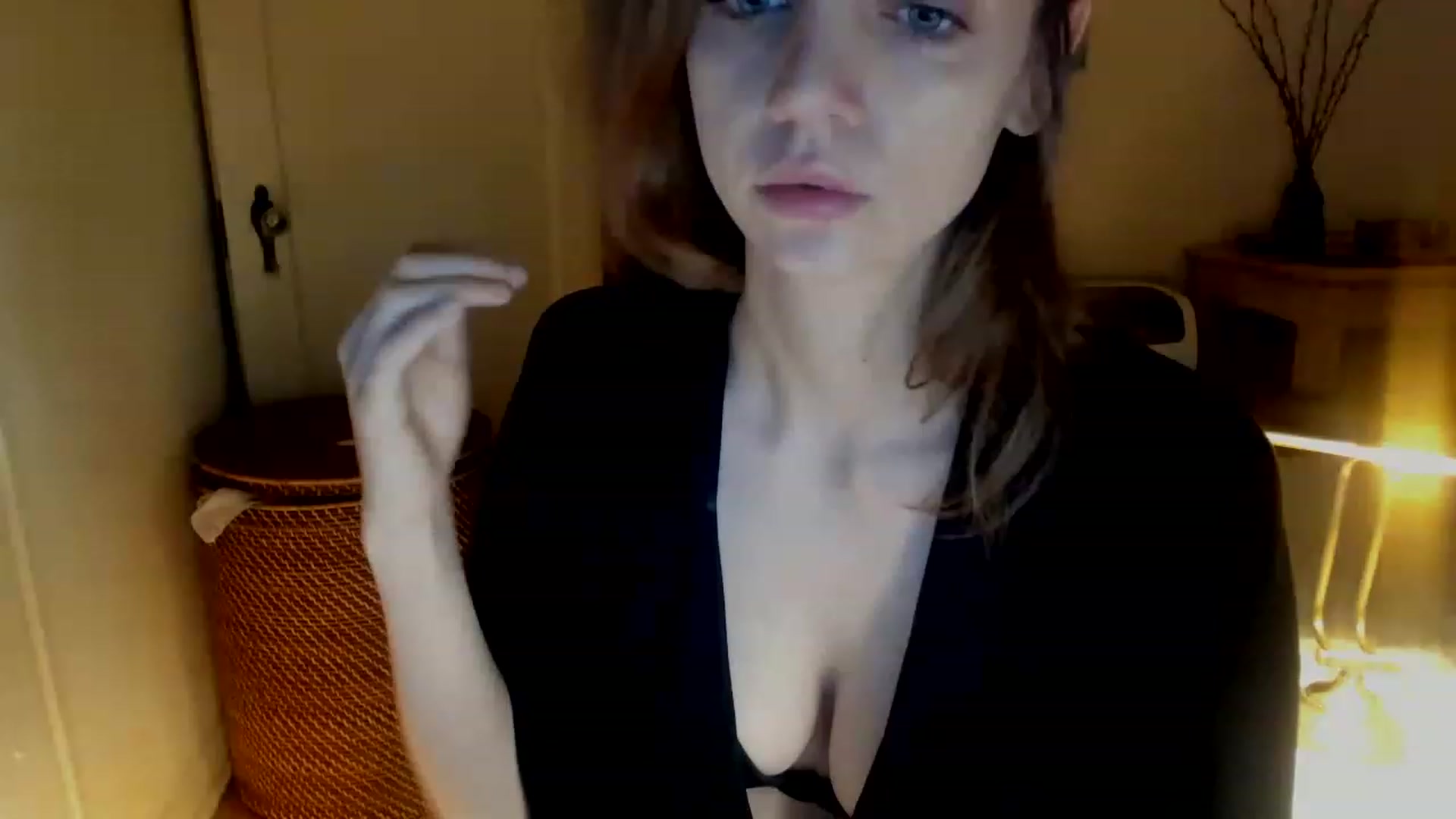 Gallery image thumbnail from muffinmoon's myfreecams stream on, 01/16/2023, 08:02 image 4 of 20