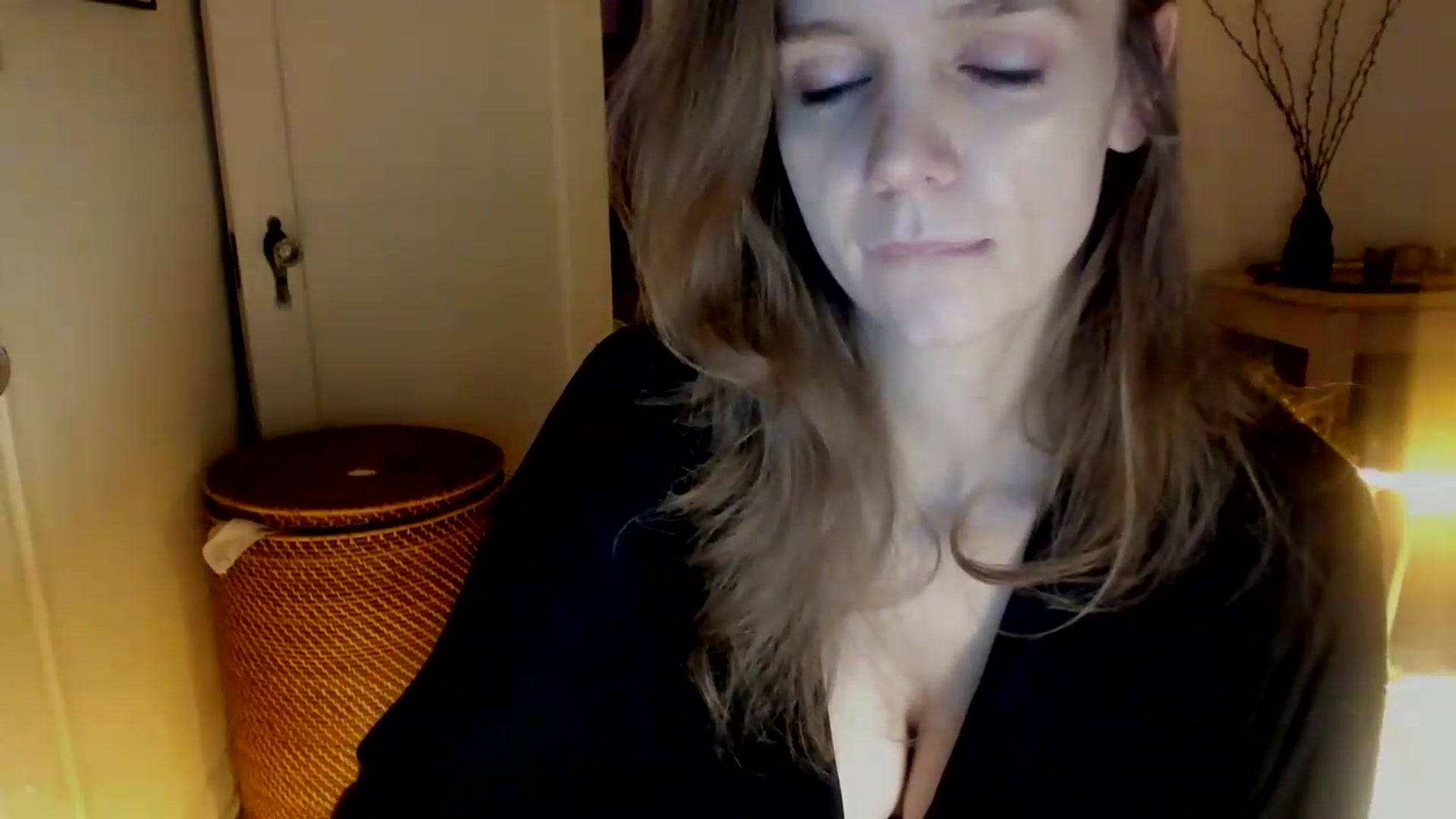 Gallery image thumbnail from muffinmoon's myfreecams stream on, 01/16/2023, 08:02 image 7 of 20