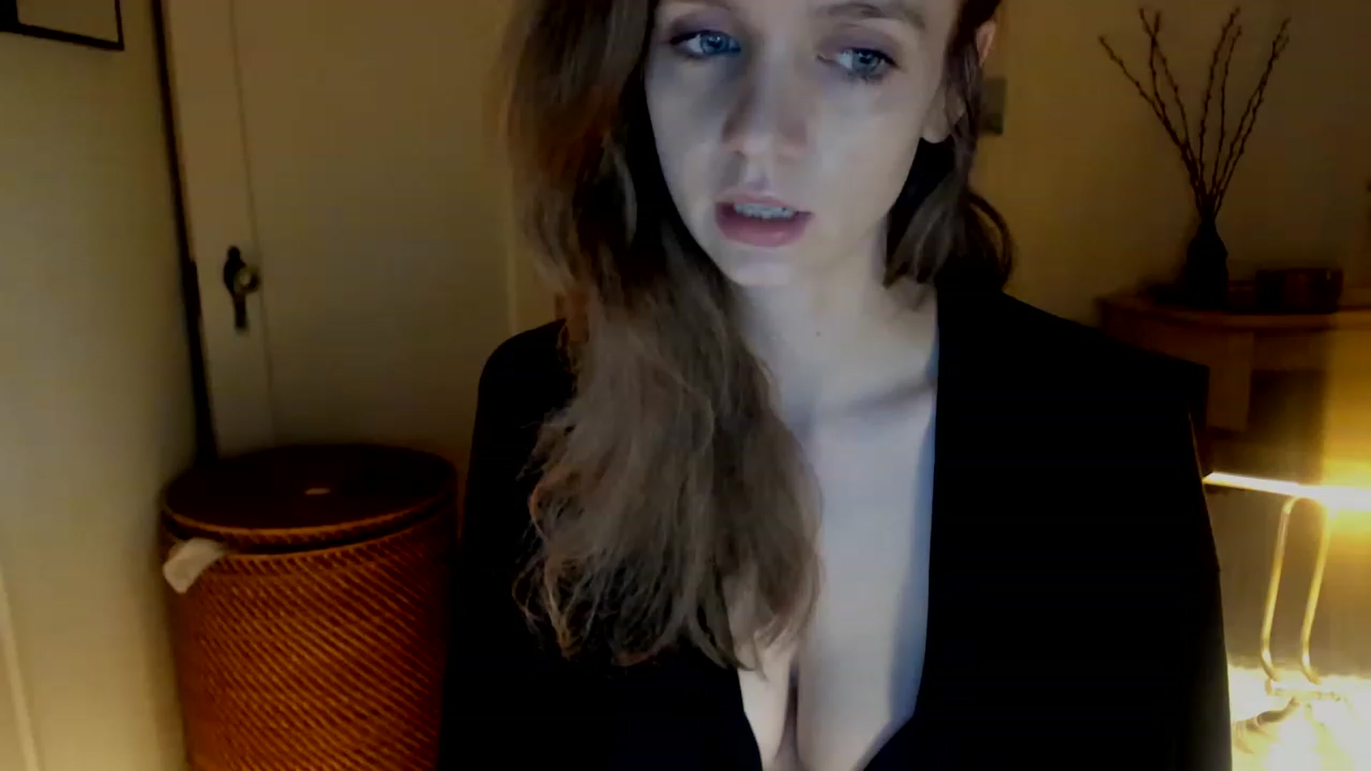 Gallery image thumbnail from muffinmoon's myfreecams stream on, 01/16/2023, 08:02 image 3 of 20