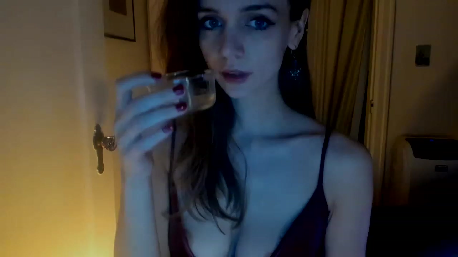 Gallery image thumbnail from muffinmoon's myfreecams stream on, 01/22/2023, 09:17 image 10 of 20