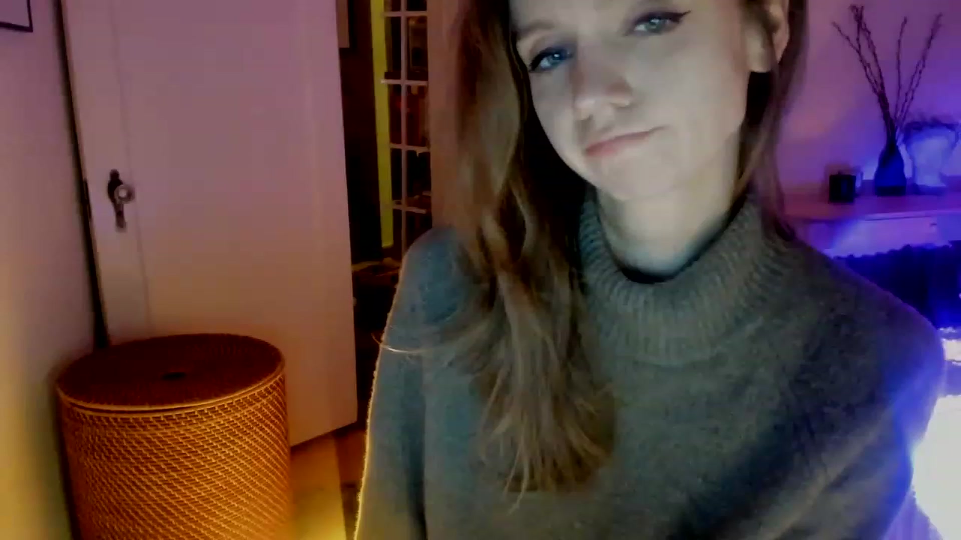 Gallery image thumbnail from muffinmoon's myfreecams stream on, 02/01/2023, 08:32 image 7 of 20