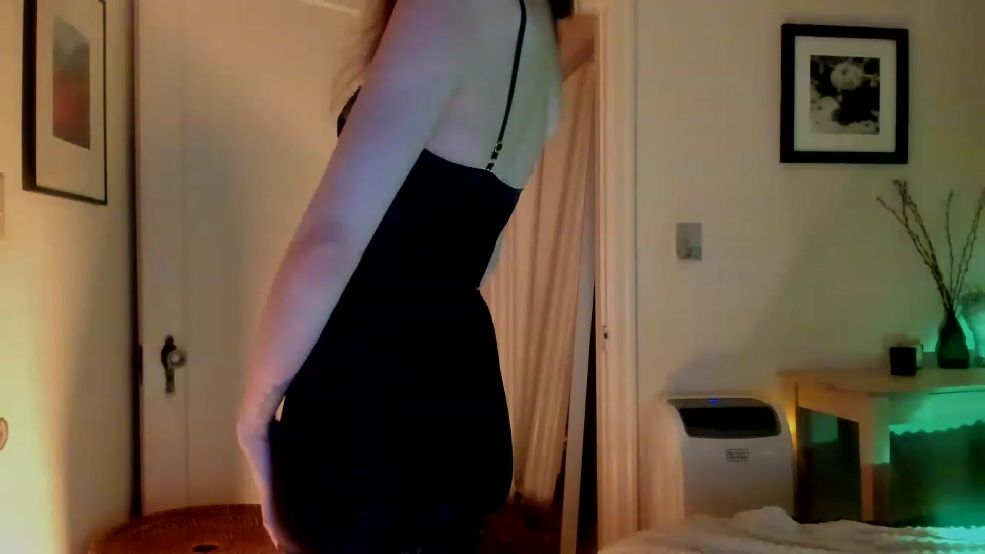 Gallery image thumbnail from muffinmoon's myfreecams stream on, 02/01/2023, 08:32 image 9 of 20