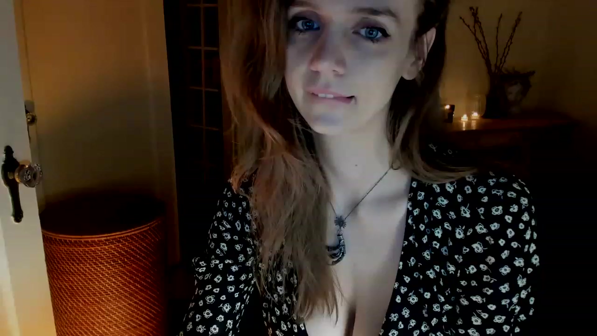 Gallery image thumbnail from muffinmoon's myfreecams stream on, 02/14/2023, 08:01 image 13 of 20