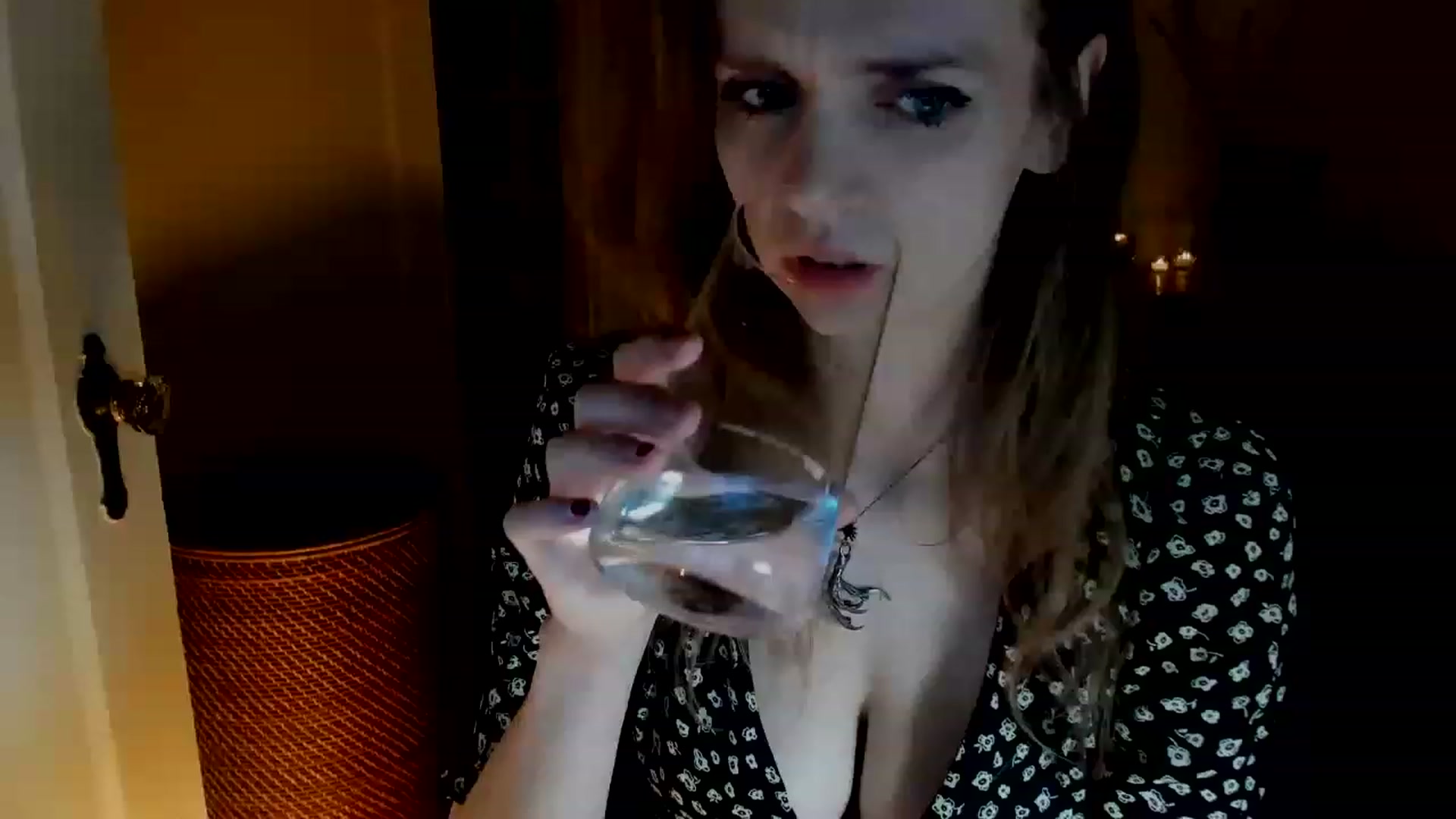 Gallery image thumbnail from muffinmoon's myfreecams stream on, 02/14/2023, 08:01 image 4 of 20