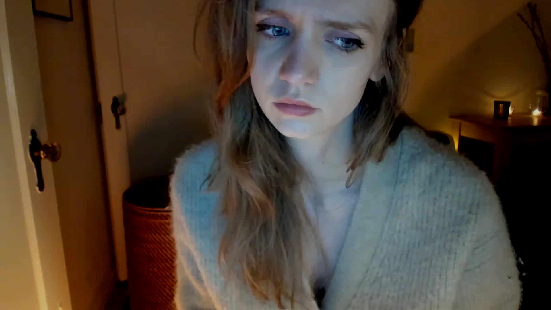 Gallery image thumbnail from muffinmoon's myfreecams stream on, 02/19/2023, 06:39 image 3 of 20