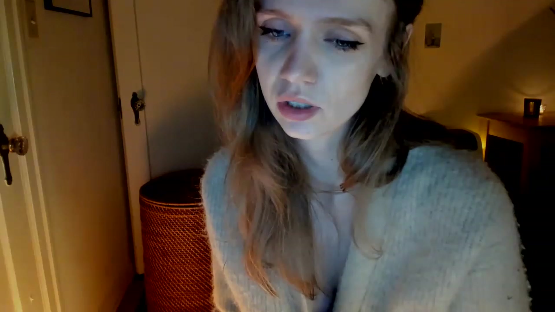 Gallery image thumbnail from muffinmoon's myfreecams stream on, 02/19/2023, 06:39 image 14 of 20