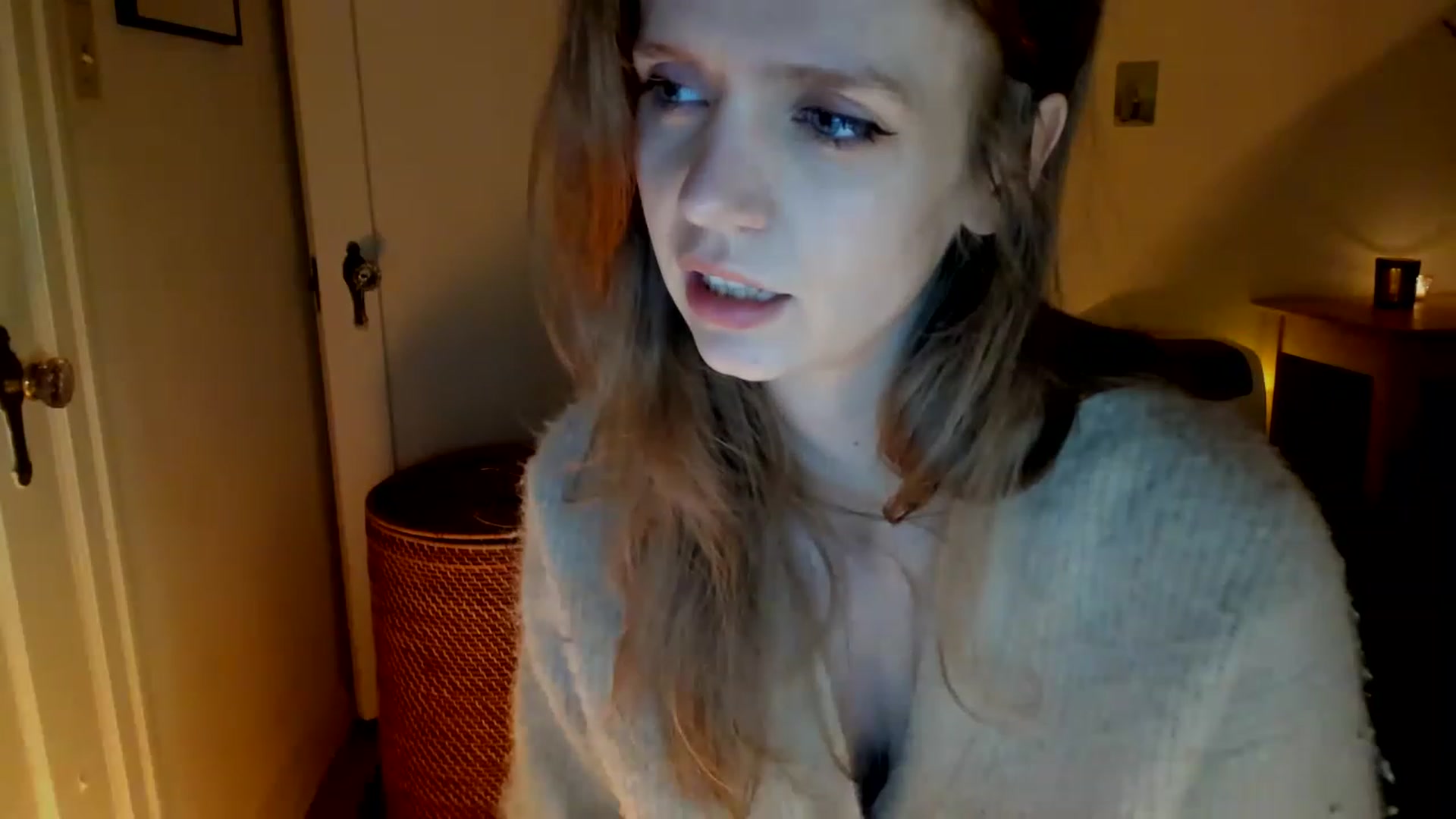 Gallery image thumbnail from muffinmoon's myfreecams stream on, 02/19/2023, 06:39 image 13 of 20