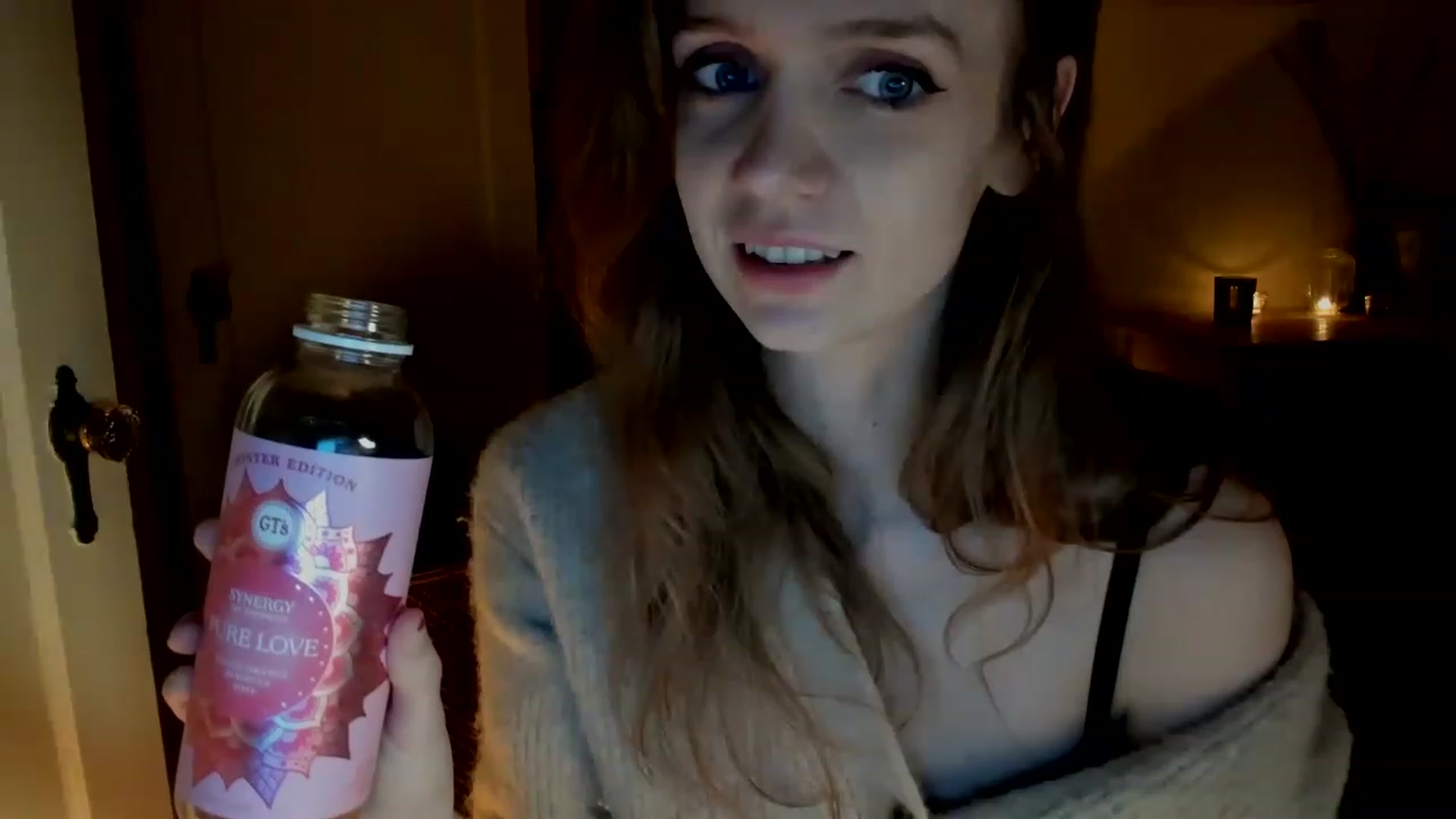 Gallery image thumbnail from muffinmoon's myfreecams stream on, 02/19/2023, 07:11 image 18 of 20