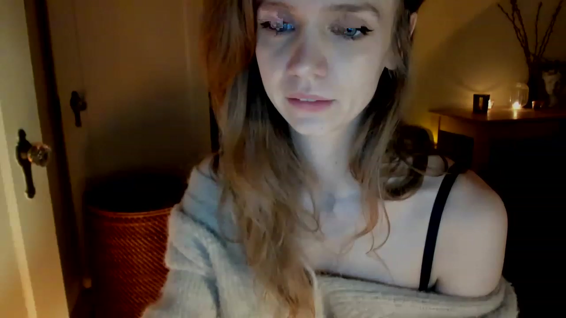 Gallery image thumbnail from muffinmoon's myfreecams stream on, 02/19/2023, 07:11 image 15 of 20