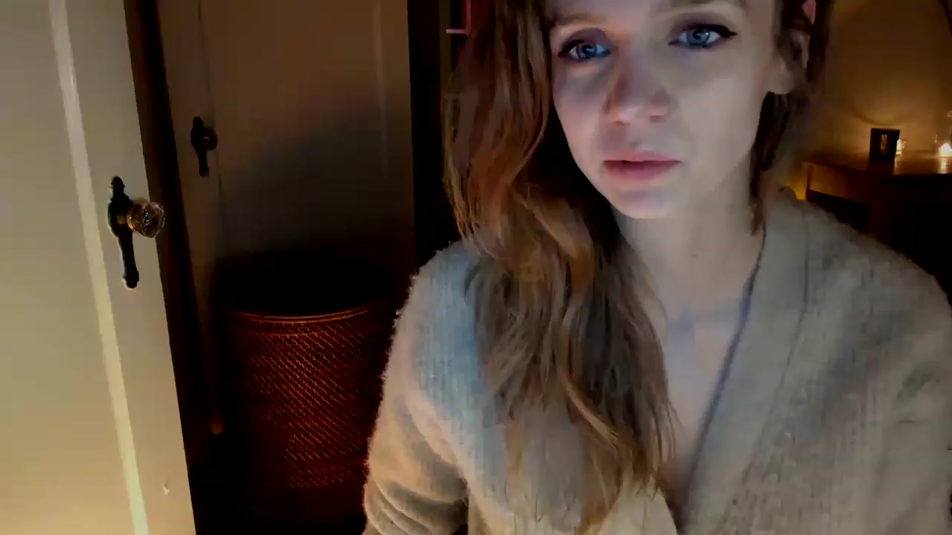 Gallery image thumbnail from muffinmoon's myfreecams stream on, 02/19/2023, 07:55 image 1 of 20