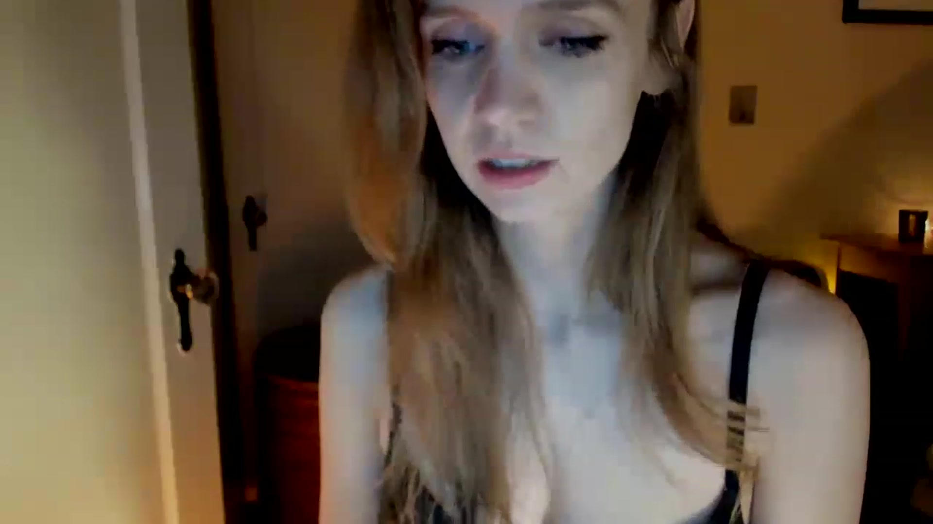 Gallery image thumbnail from muffinmoon's myfreecams stream on, 02/19/2023, 07:55 image 19 of 20