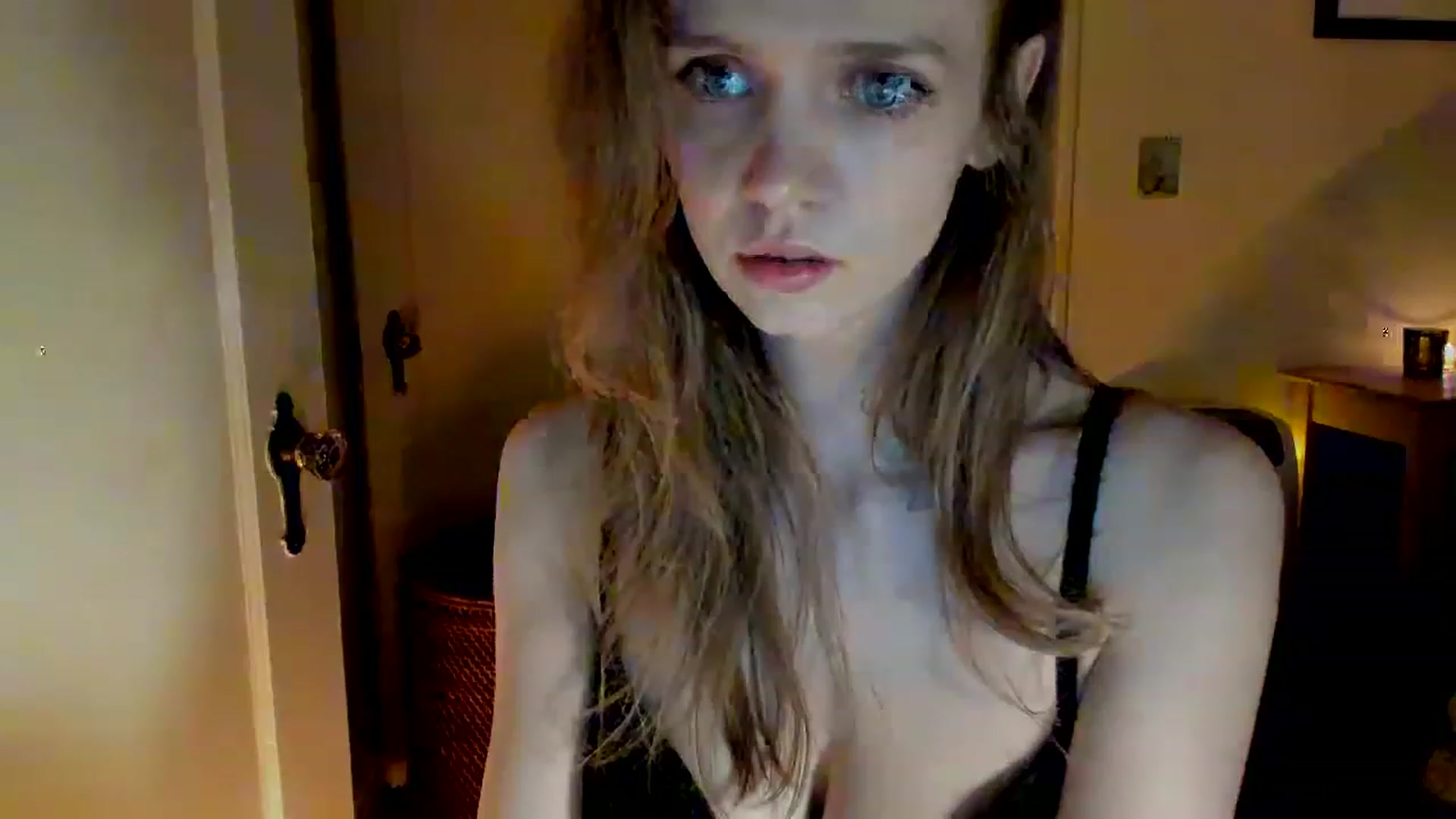 Gallery image thumbnail from muffinmoon's myfreecams stream on, 02/19/2023, 07:55 image 16 of 20
