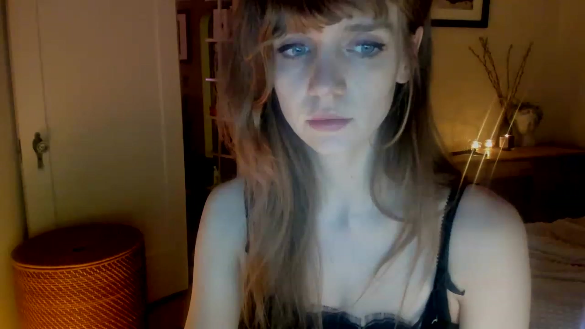Gallery image thumbnail from muffinmoon's myfreecams stream on, 02/24/2023, 07:30 image 10 of 20
