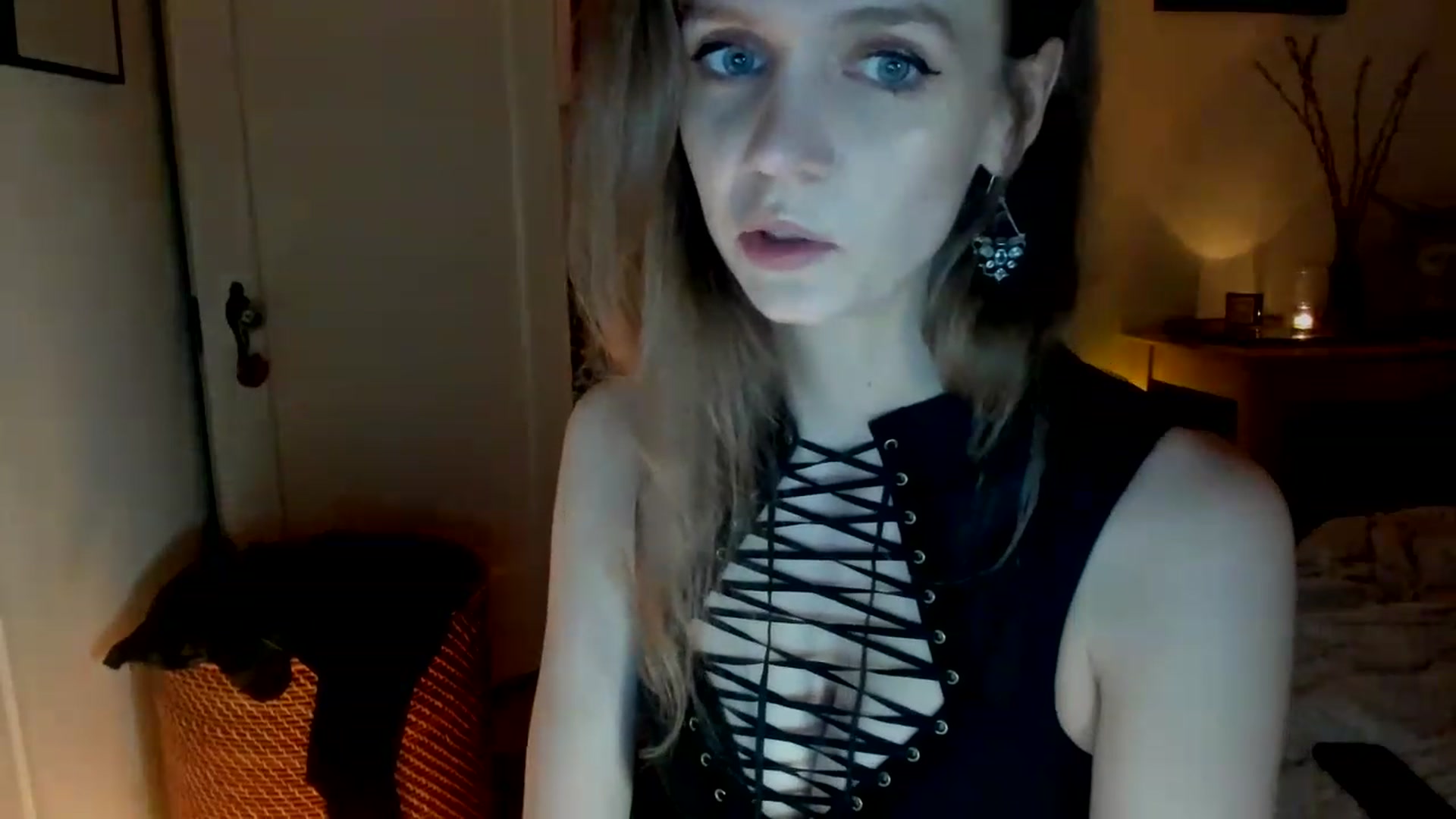Gallery image thumbnail from muffinmoon's myfreecams stream on, 03/01/2023, 07:54 image 5 of 20