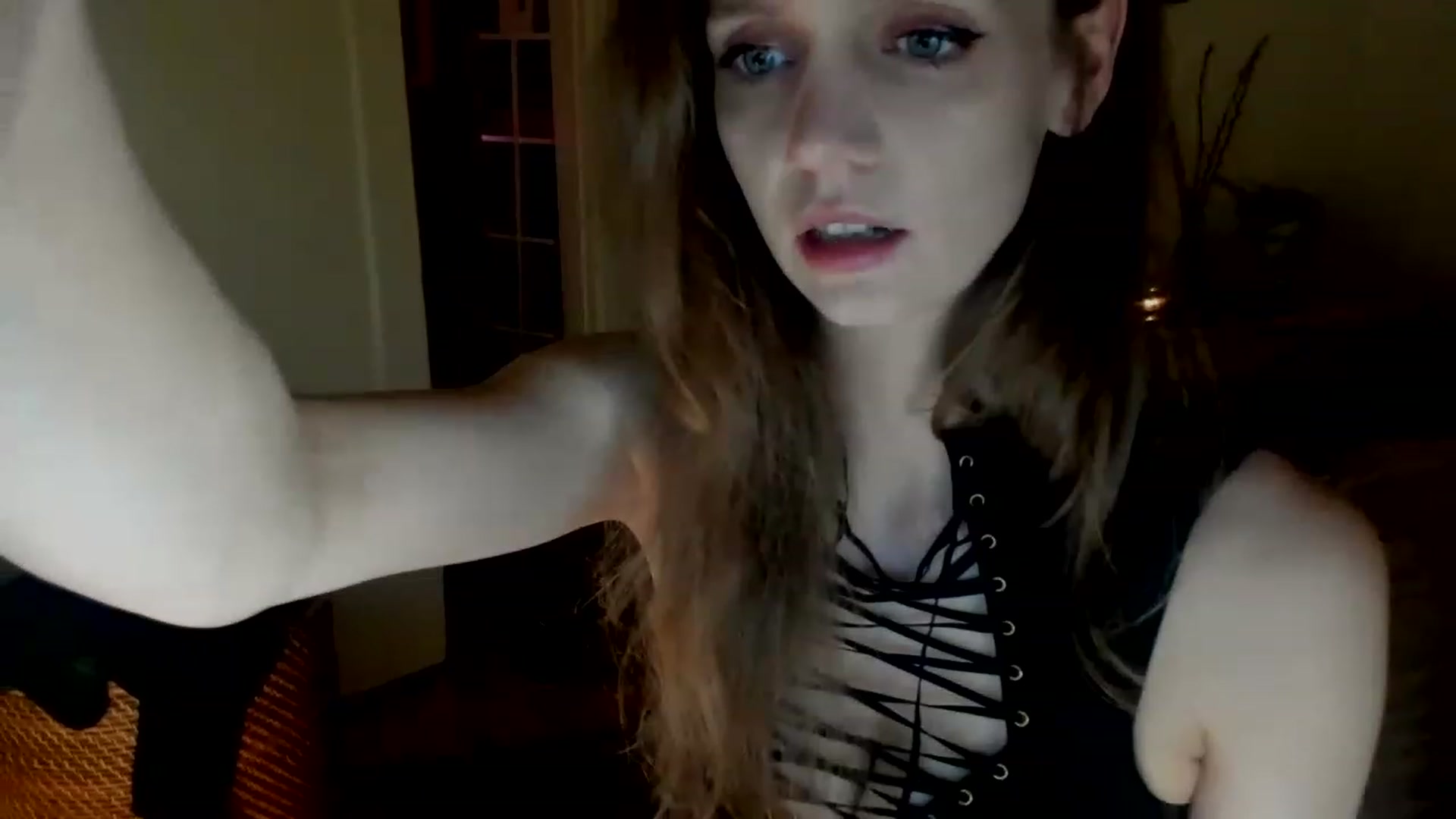 Gallery image thumbnail from muffinmoon's myfreecams stream on, 03/01/2023, 07:54 image 13 of 20