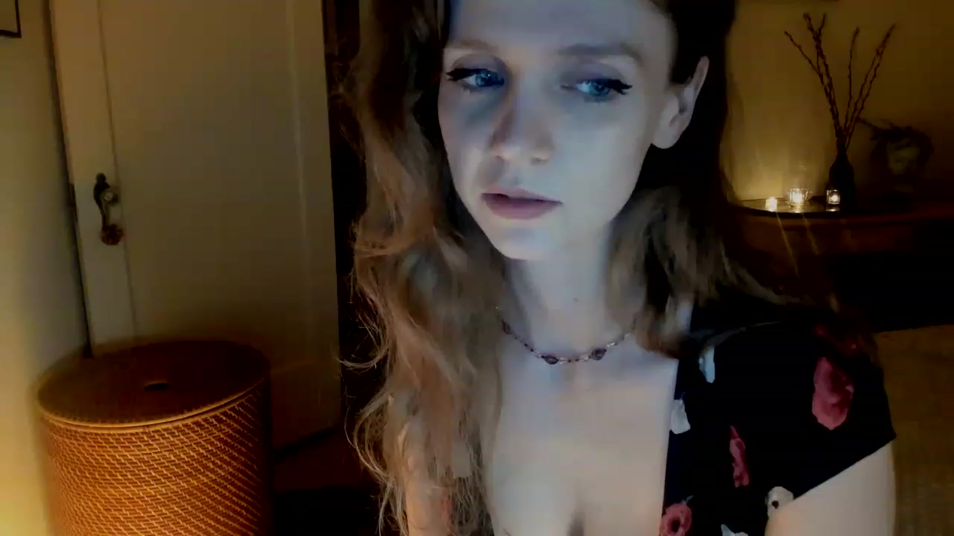 Gallery image thumbnail from muffinmoon's myfreecams stream on, 03/05/2023, 07:38 image 7 of 20