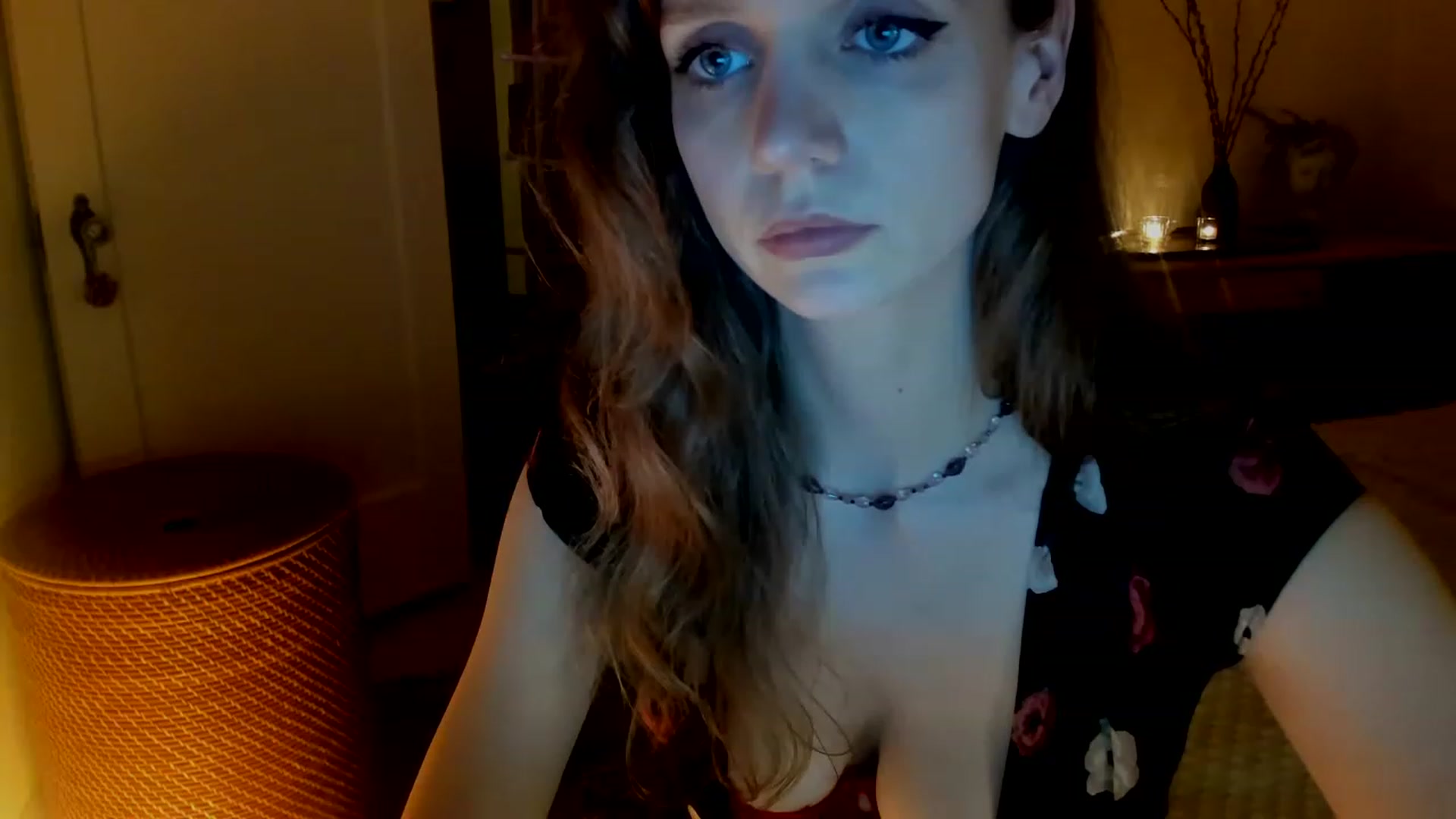 Gallery image thumbnail from muffinmoon's myfreecams stream on, 03/05/2023, 07:38 image 17 of 20