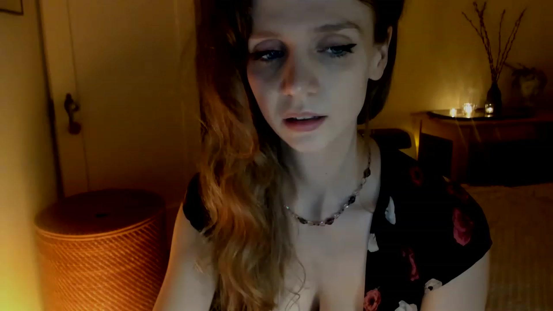 Gallery image thumbnail from muffinmoon's myfreecams stream on, 03/05/2023, 07:38 image 20 of 20
