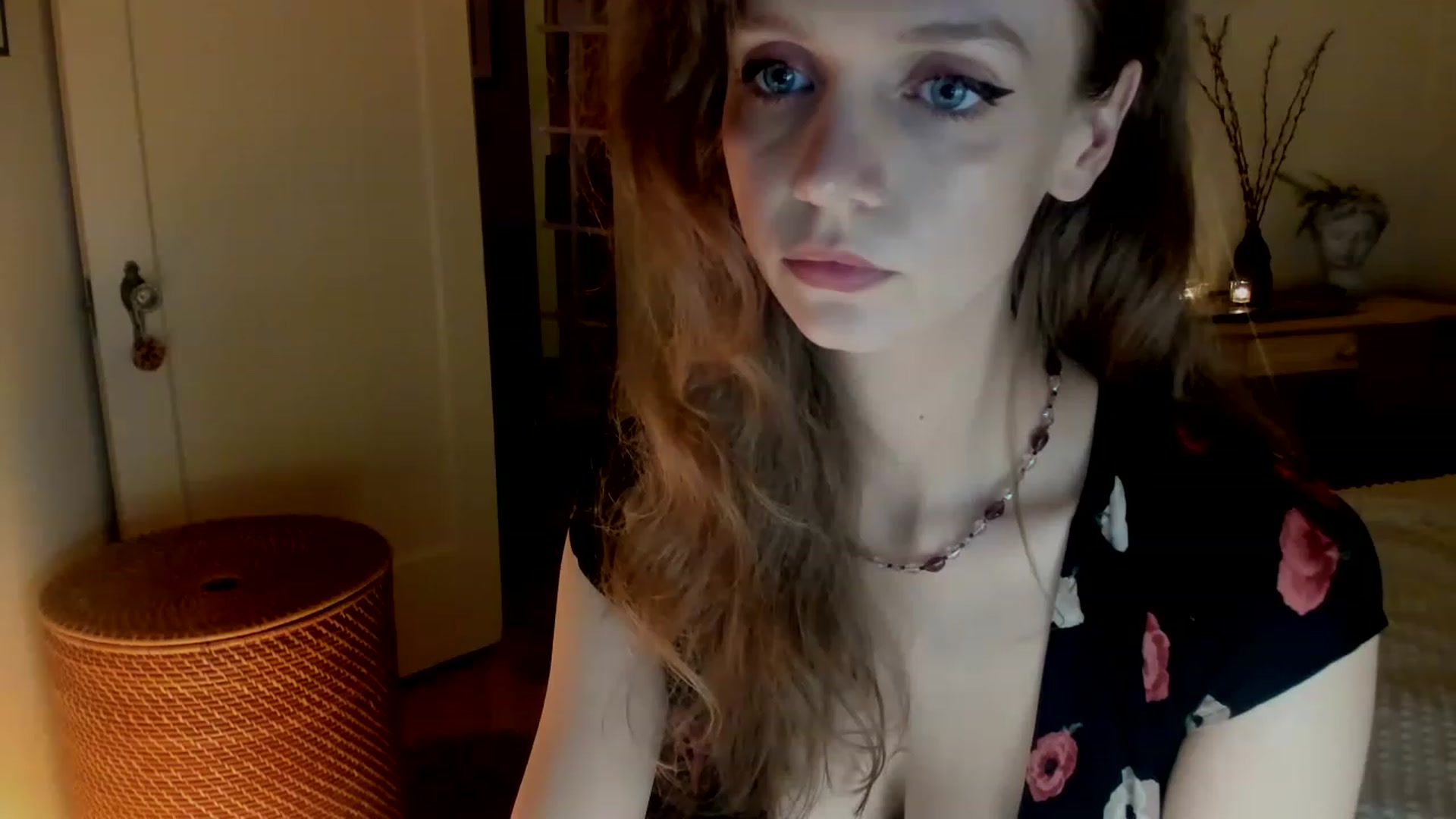 Gallery image thumbnail from muffinmoon's myfreecams stream on, 03/05/2023, 07:38 image 2 of 20
