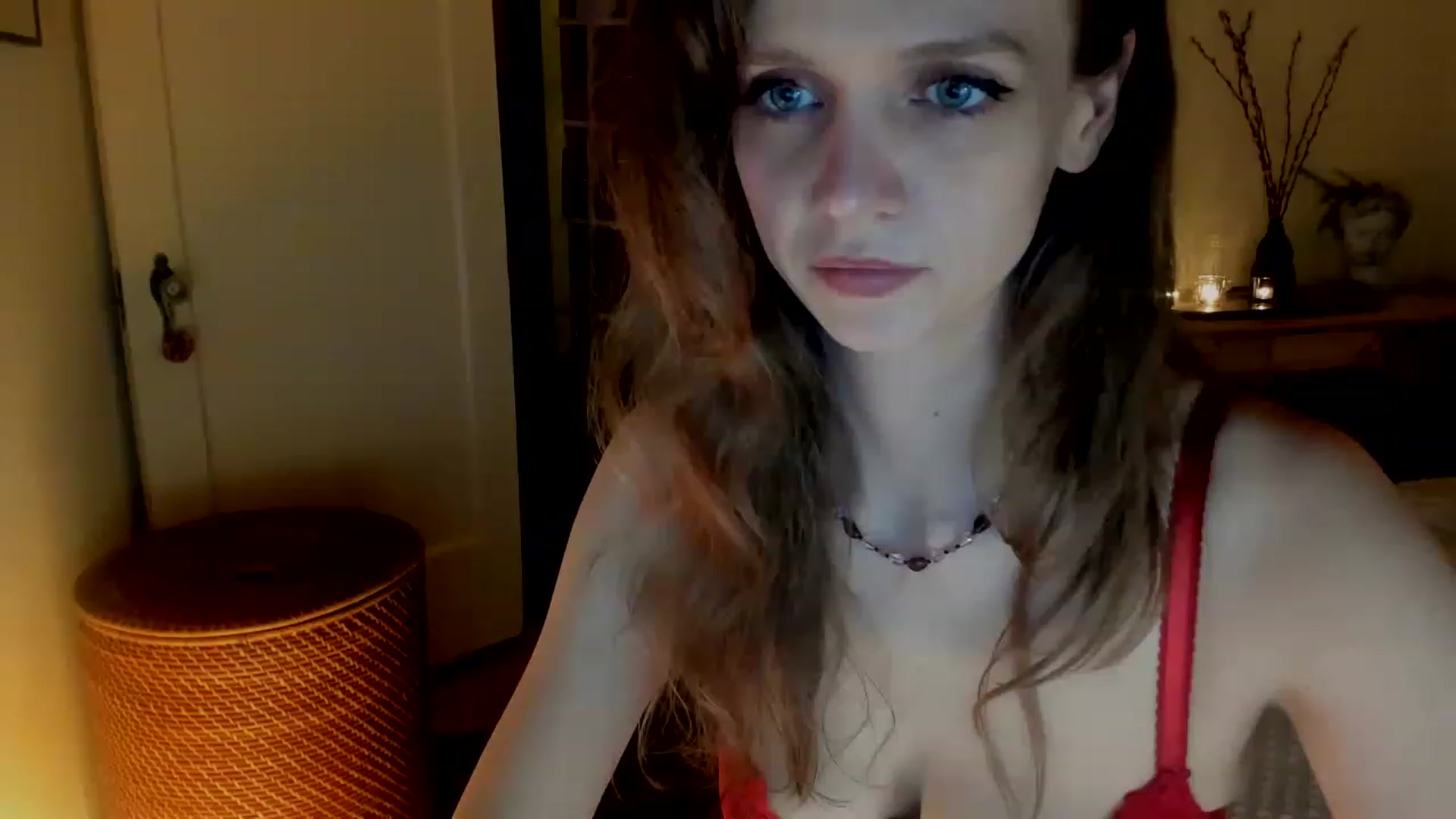 Gallery image thumbnail from muffinmoon's myfreecams stream on, 03/05/2023, 08:53 image 16 of 20
