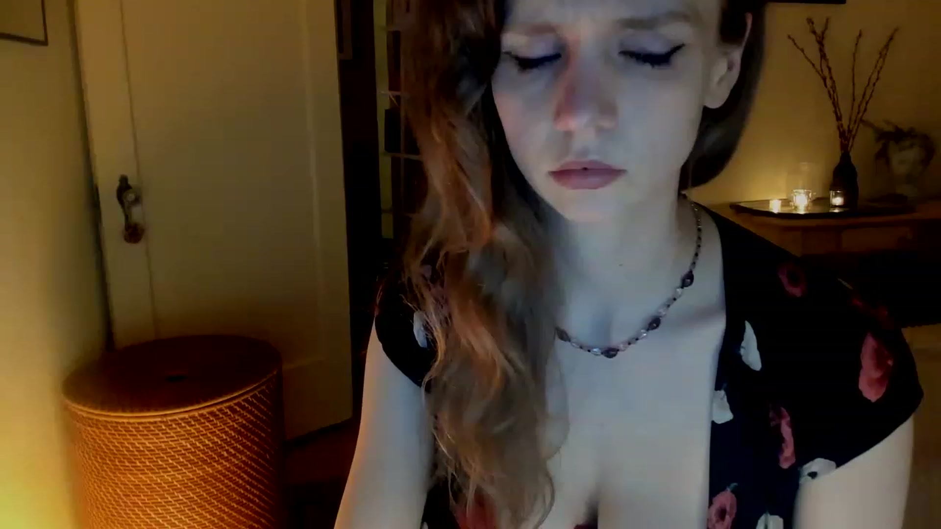 Gallery image thumbnail from muffinmoon's myfreecams stream on, 03/05/2023, 08:53 image 11 of 20