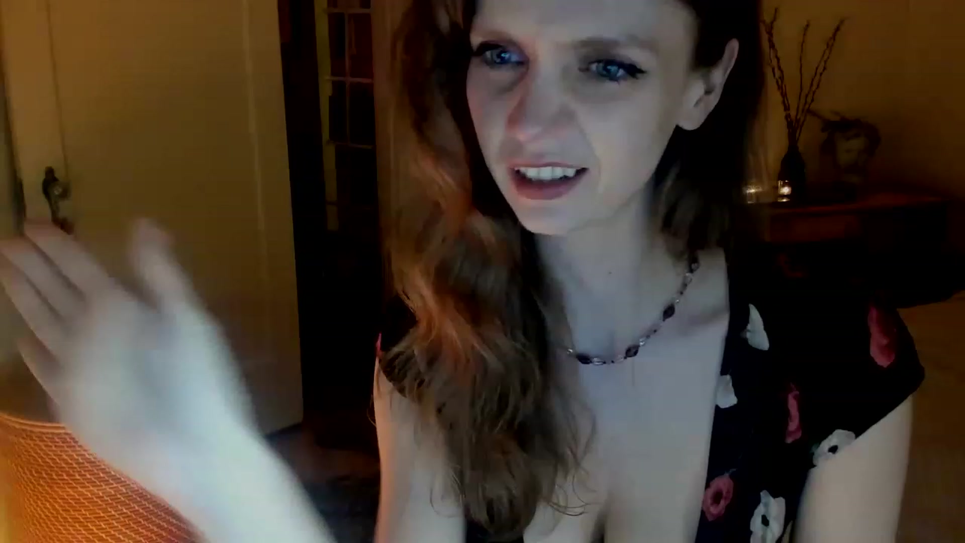 Gallery image thumbnail from muffinmoon's myfreecams stream on, 03/05/2023, 08:53 image 1 of 20