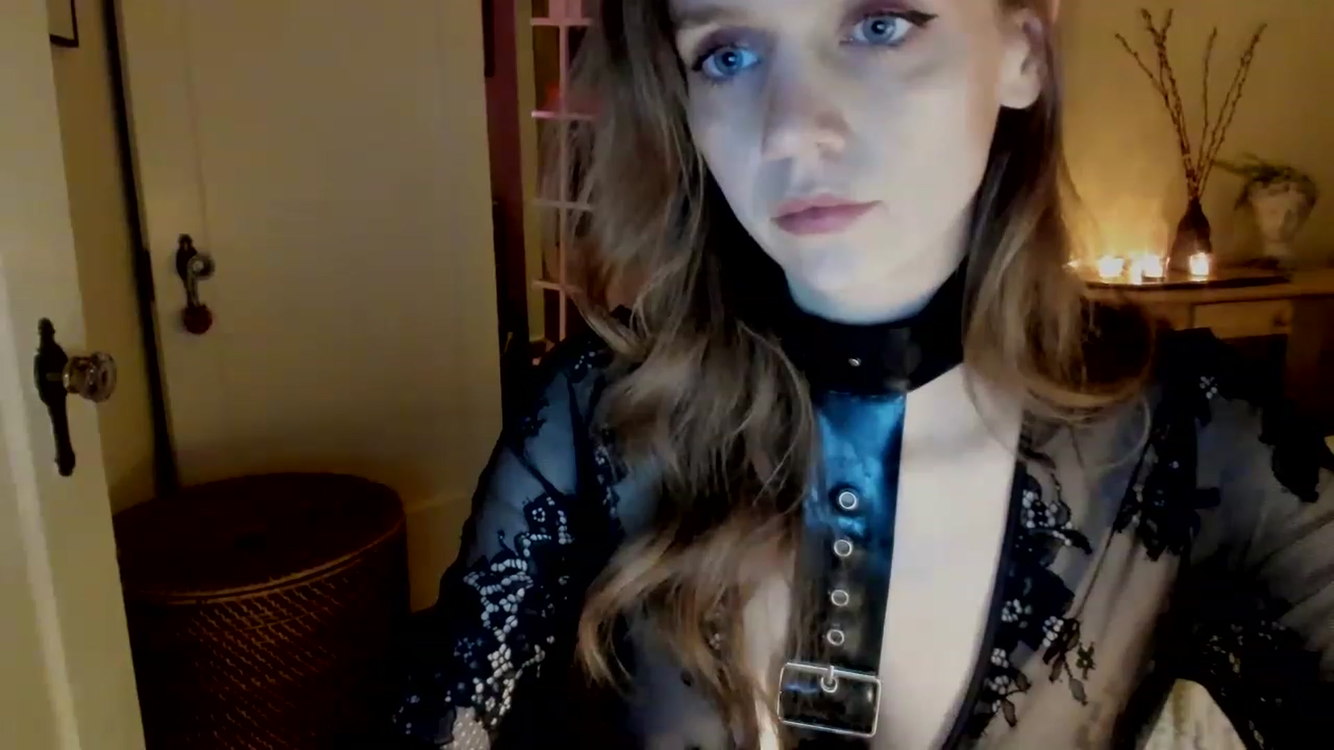 Gallery image thumbnail from muffinmoon's myfreecams stream on, 03/10/2023, 05:37 image 6 of 20