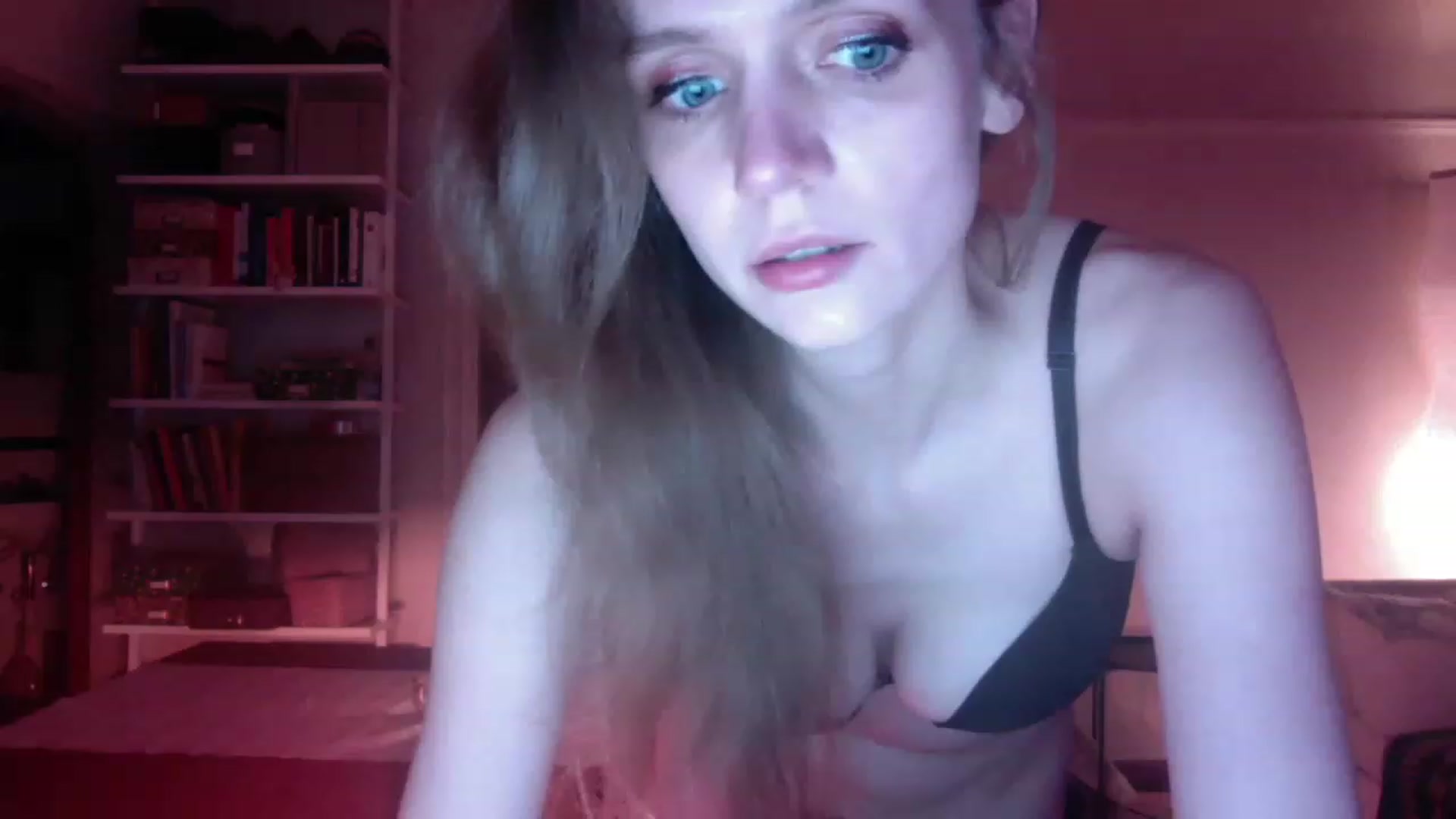 Gallery image thumbnail from muffinmoon's myfreecams stream on, 03/17/2023, 06:07 image 17 of 20