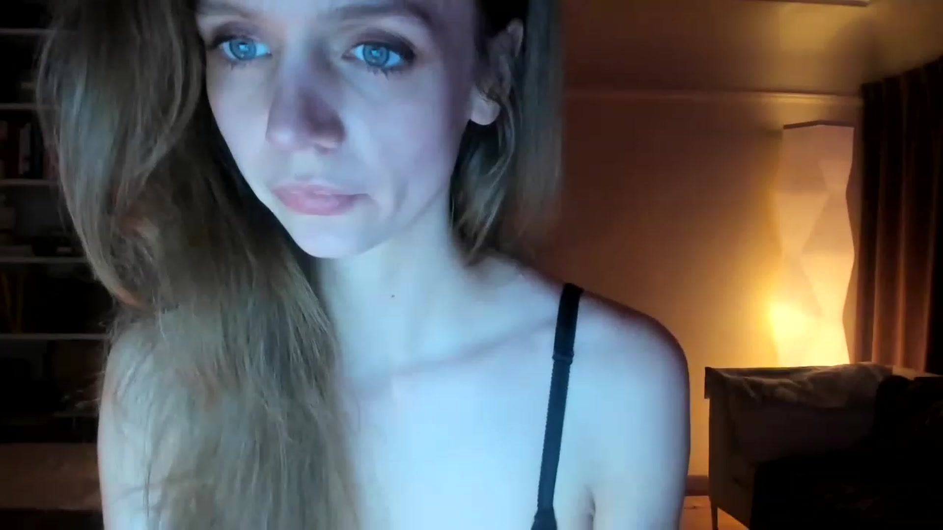 Gallery image thumbnail from muffinmoon's myfreecams stream on, 03/17/2023, 06:16 image 4 of 20
