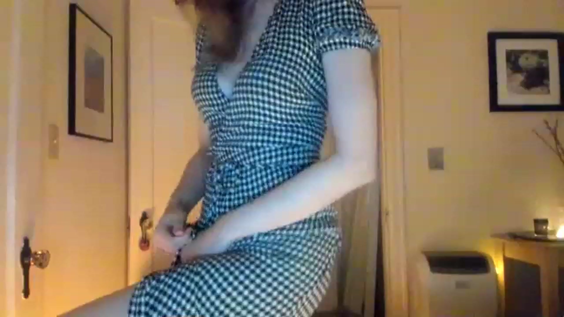 Gallery image thumbnail from muffinmoon's myfreecams stream on, 04/12/2023, 05:54 image 4 of 20