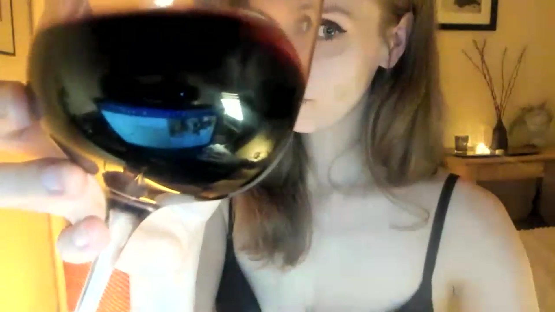 Gallery image thumbnail from muffinmoon's myfreecams stream on, 04/12/2023, 05:54 image 14 of 20