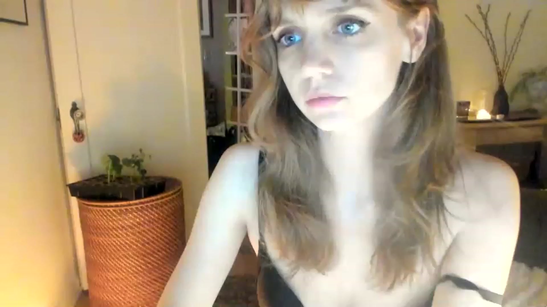Gallery image thumbnail from muffinmoon's myfreecams stream on, 04/12/2023, 06:37 image 1 of 20