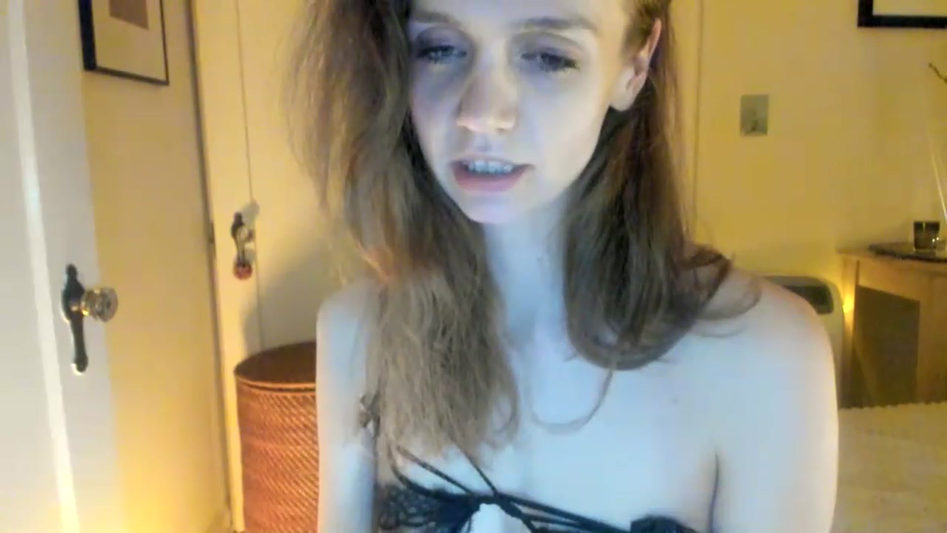 Gallery image thumbnail from muffinmoon's myfreecams stream on, 04/14/2023, 06:03 image 7 of 20