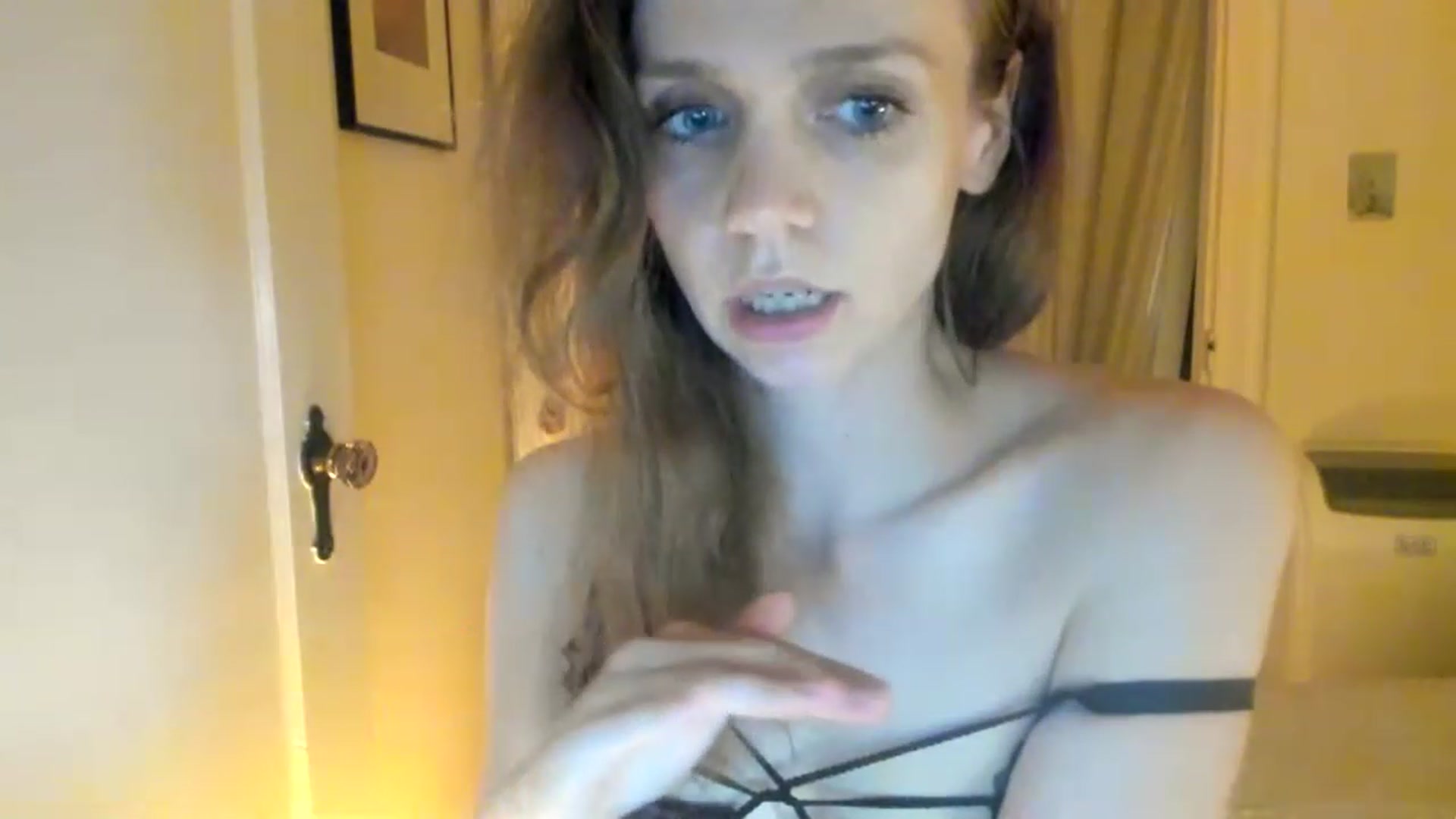 Gallery image thumbnail from muffinmoon's myfreecams stream on, 04/14/2023, 06:03 image 4 of 20
