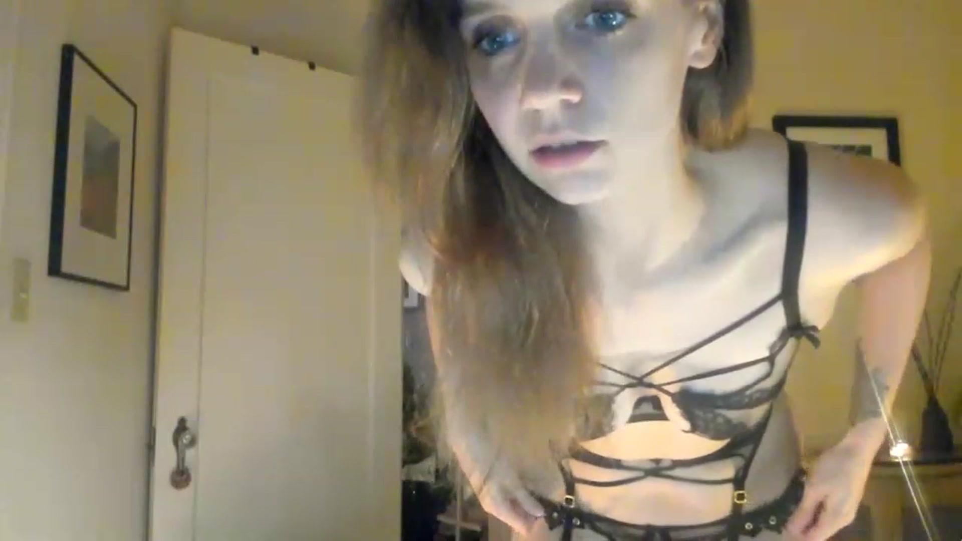 Gallery image thumbnail from muffinmoon's myfreecams stream on, 04/14/2023, 06:03 image 17 of 20
