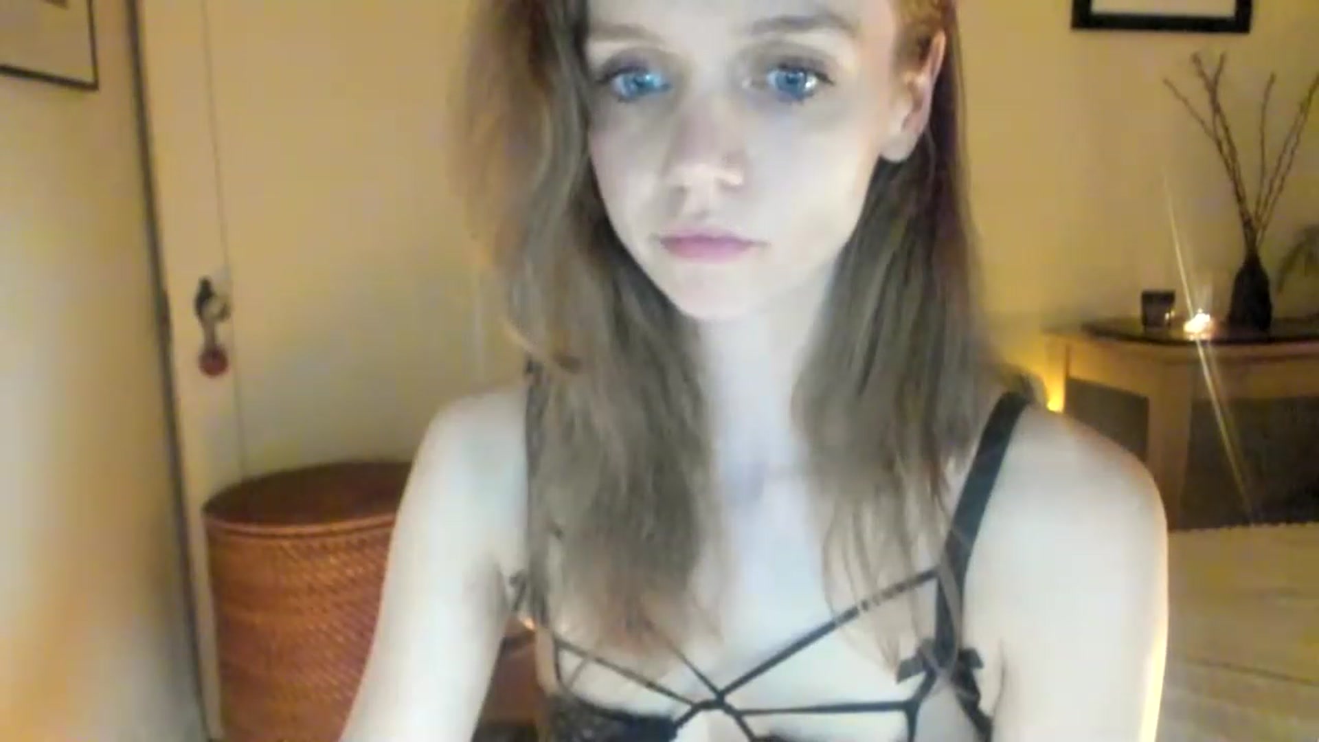 Gallery image thumbnail from muffinmoon's myfreecams stream on, 04/14/2023, 06:03 image 19 of 20