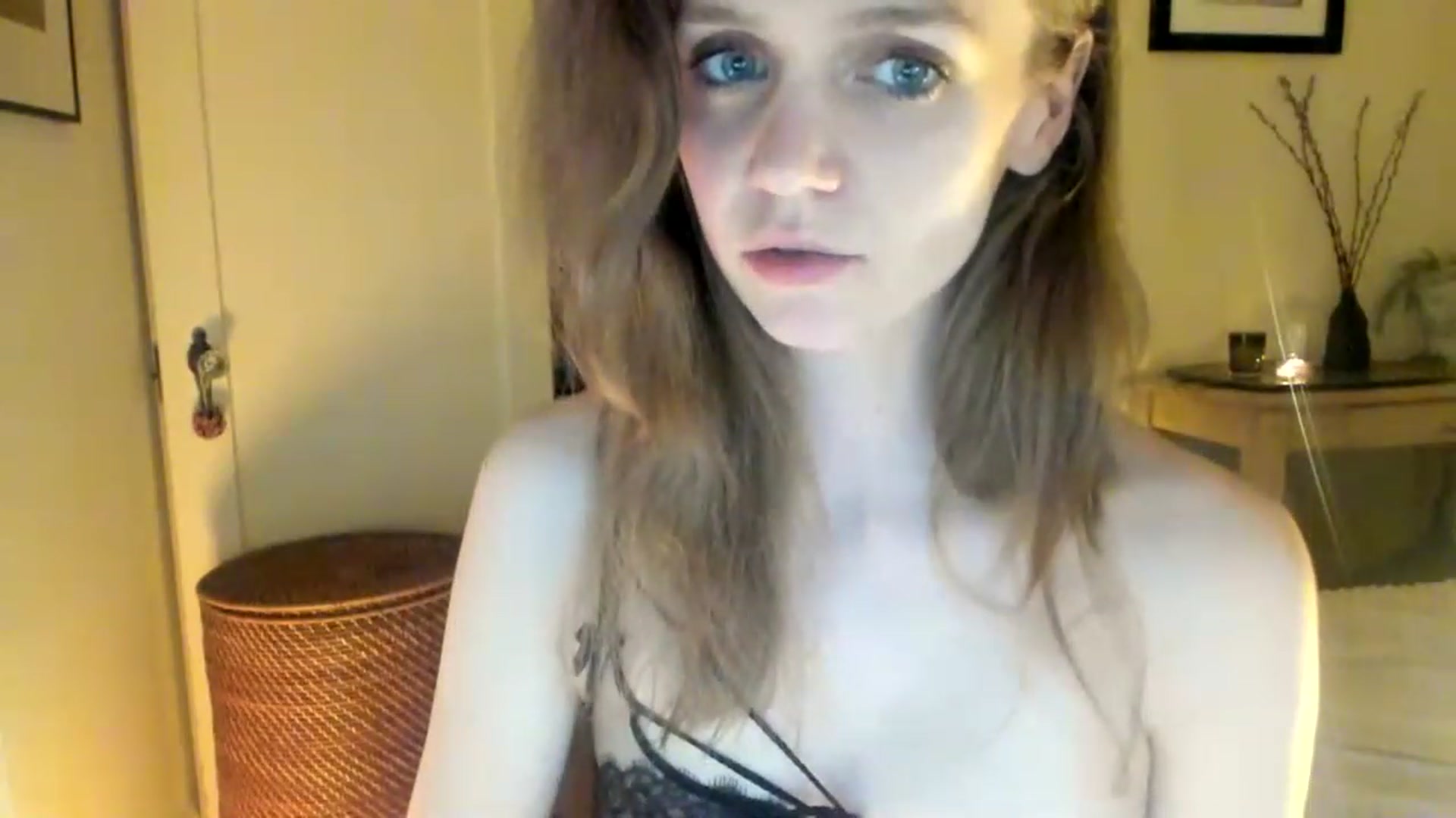 Gallery image thumbnail from muffinmoon's myfreecams stream on, 04/14/2023, 06:03 image 15 of 20