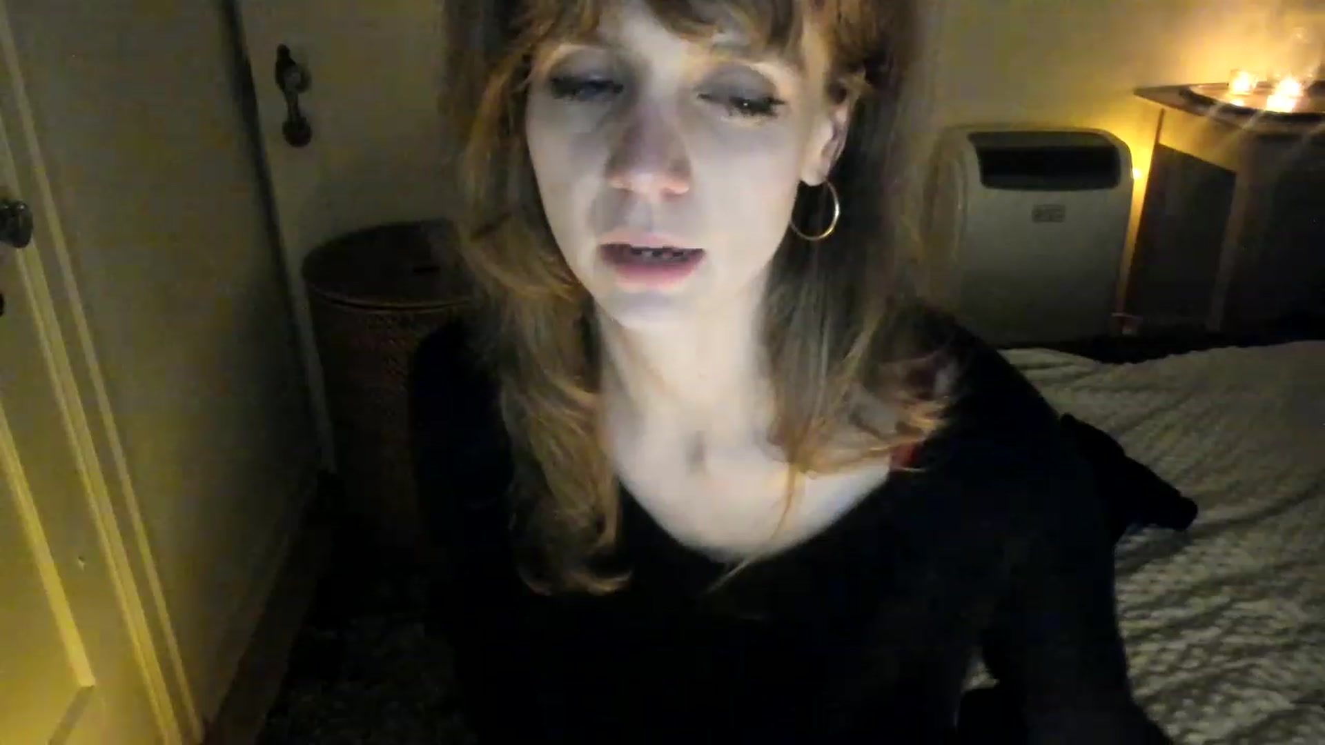 Gallery image thumbnail from muffinmoon's myfreecams stream on, 04/21/2023, 07:24 image 16 of 20