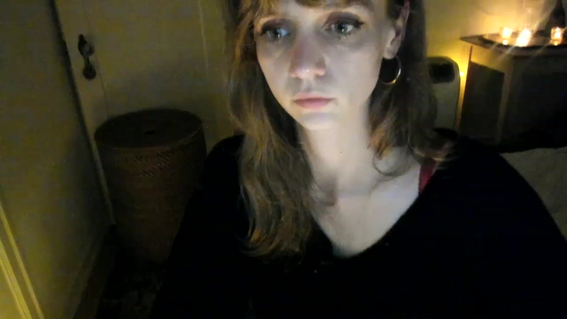 Gallery image thumbnail from muffinmoon's myfreecams stream on, 04/21/2023, 07:24 image 7 of 20