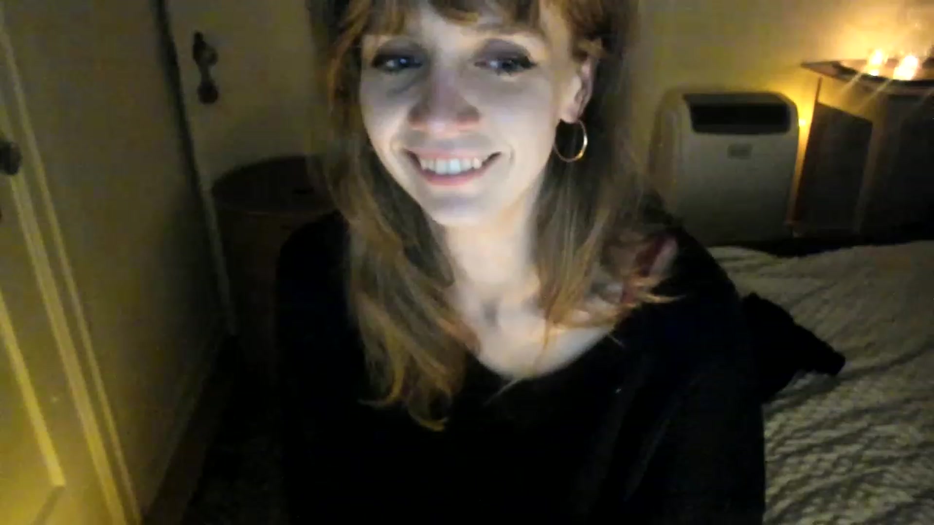 Gallery image thumbnail from muffinmoon's myfreecams stream on, 04/21/2023, 07:24 image 18 of 20