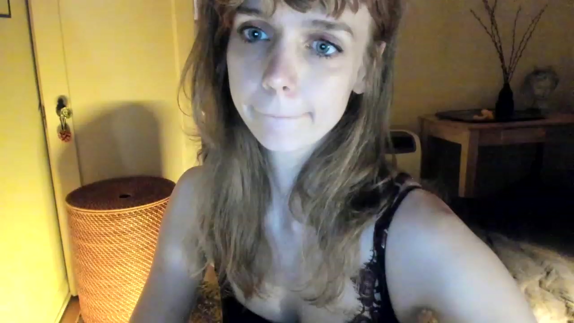 Gallery image thumbnail from muffinmoon's myfreecams stream on, 04/30/2023, 08:05 image 1 of 20