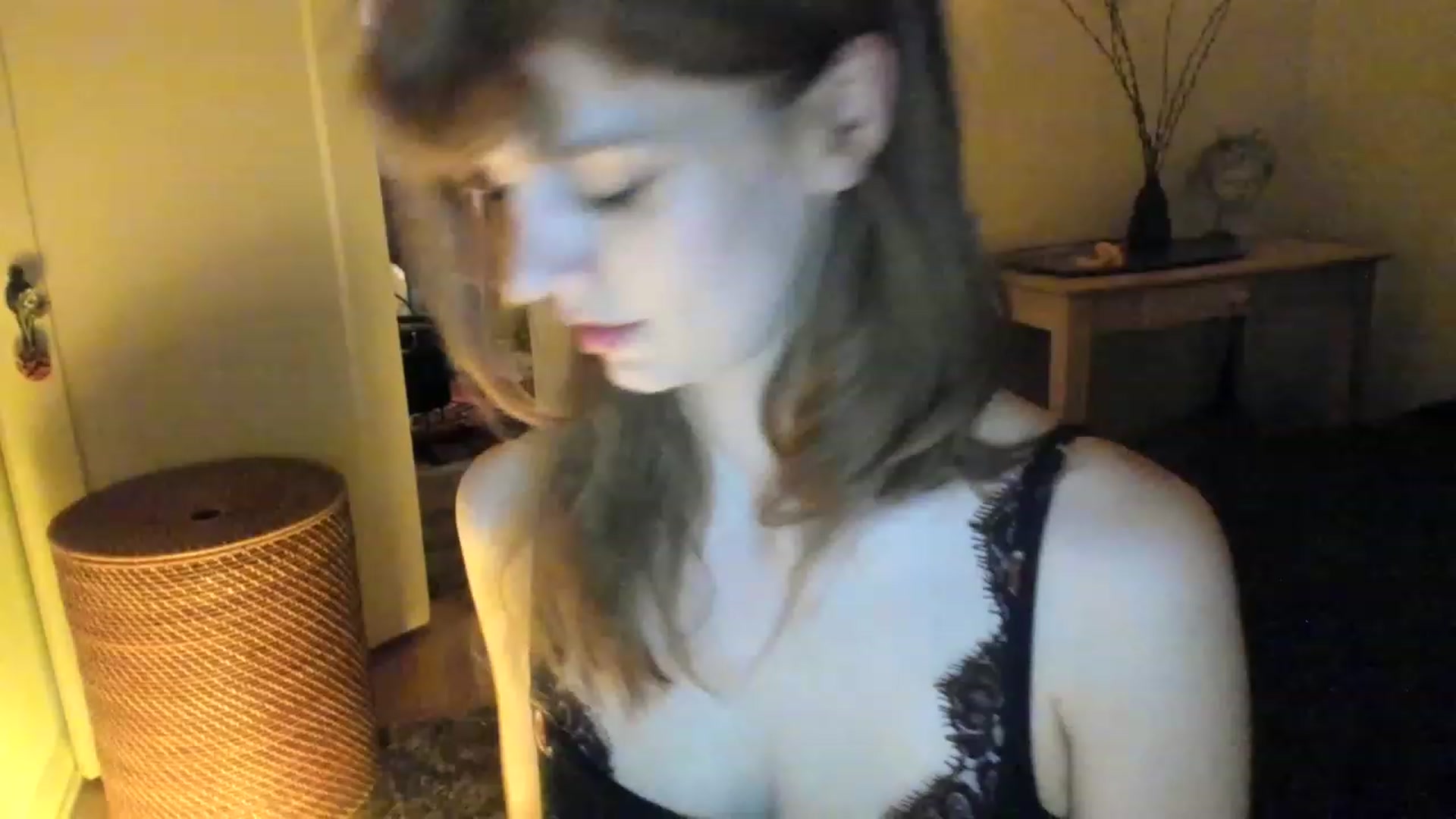 Gallery image thumbnail from muffinmoon's myfreecams stream on, 04/30/2023, 08:05 image 9 of 20