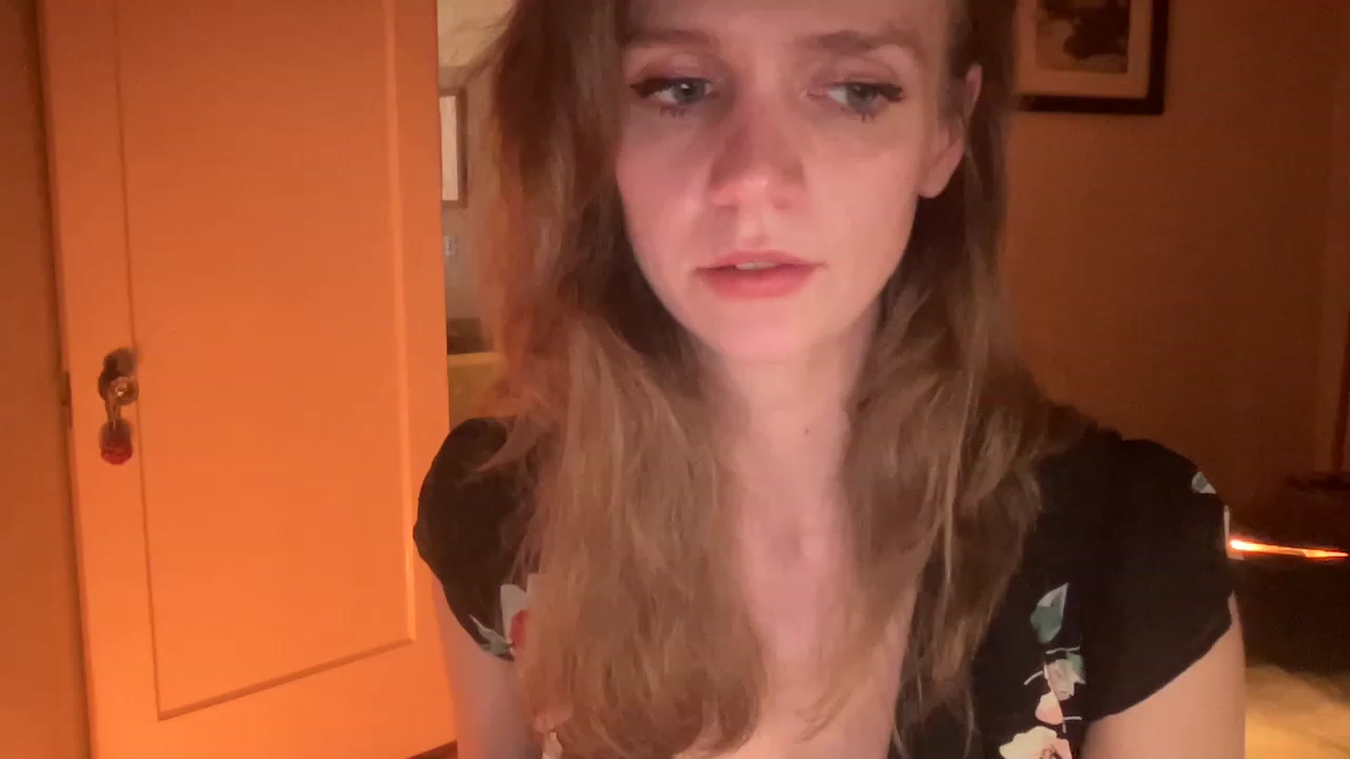 Gallery image thumbnail from muffinmoon's myfreecams stream on, 05/18/2023, 05:59 image 1 of 20