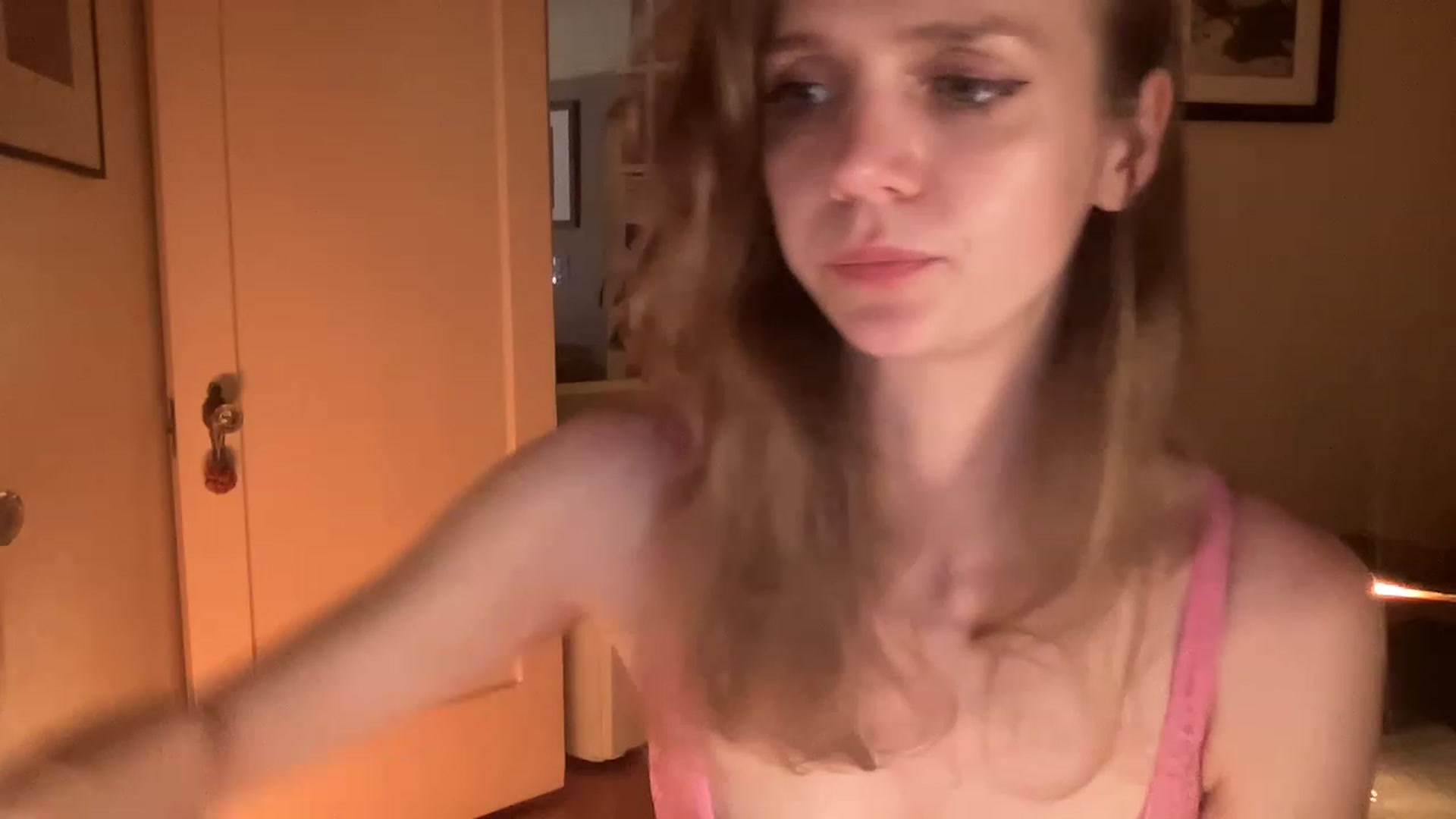 Gallery image thumbnail from muffinmoon's myfreecams stream on, 05/18/2023, 05:59 image 11 of 20
