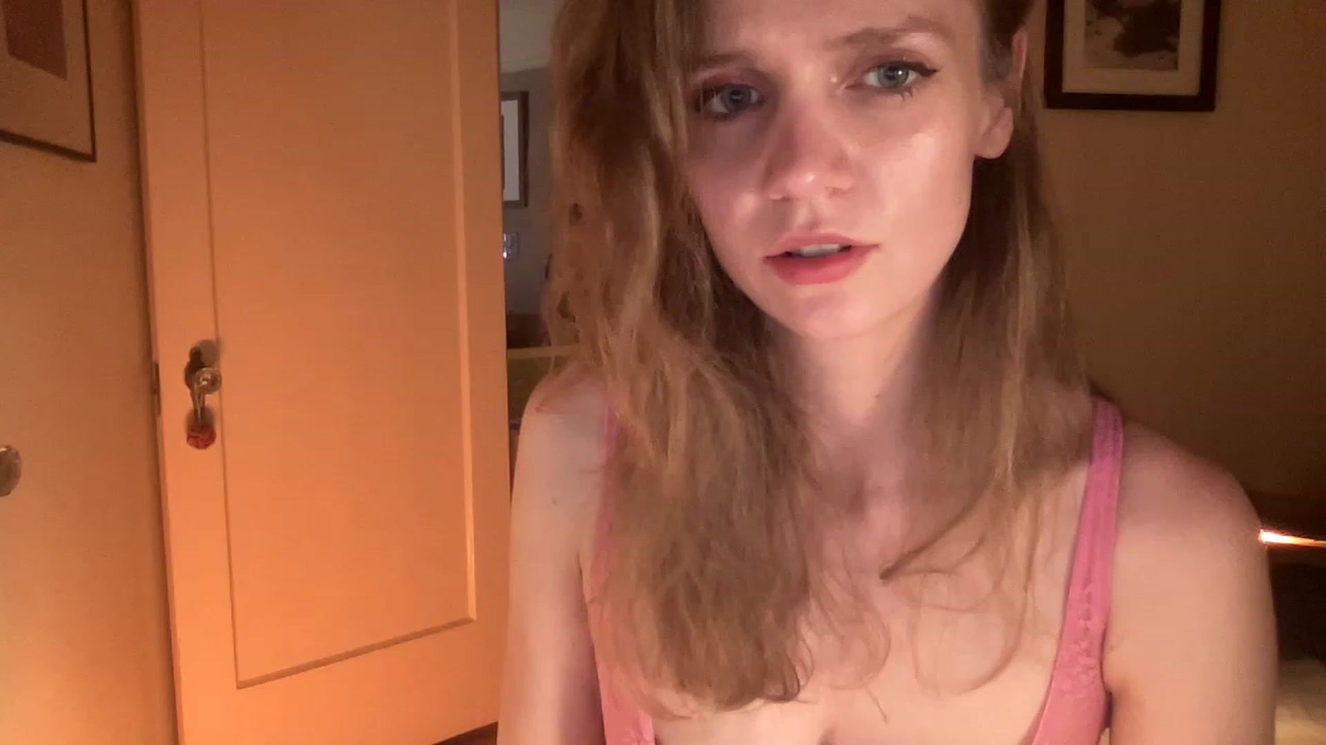 Gallery image thumbnail from muffinmoon's myfreecams stream on, 05/18/2023, 05:59 image 12 of 20