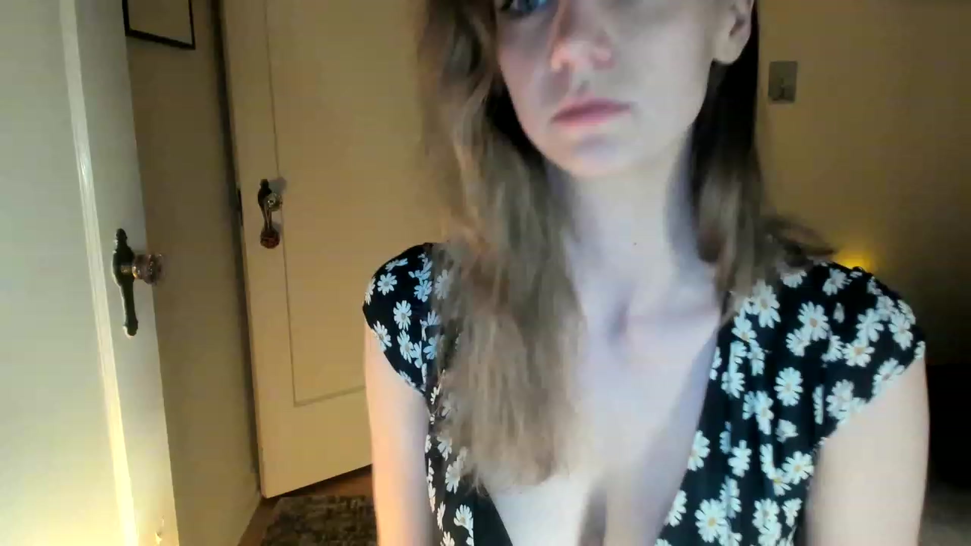 Gallery image thumbnail from muffinmoon's myfreecams stream on, 05/21/2023, 06:59 image 3 of 20