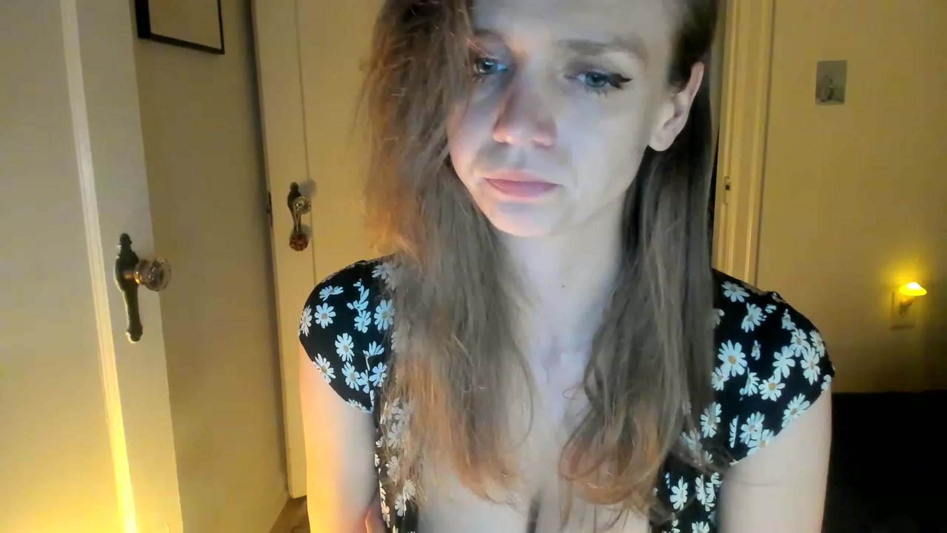 Gallery image thumbnail from muffinmoon's myfreecams stream on, 05/21/2023, 06:59 image 6 of 20